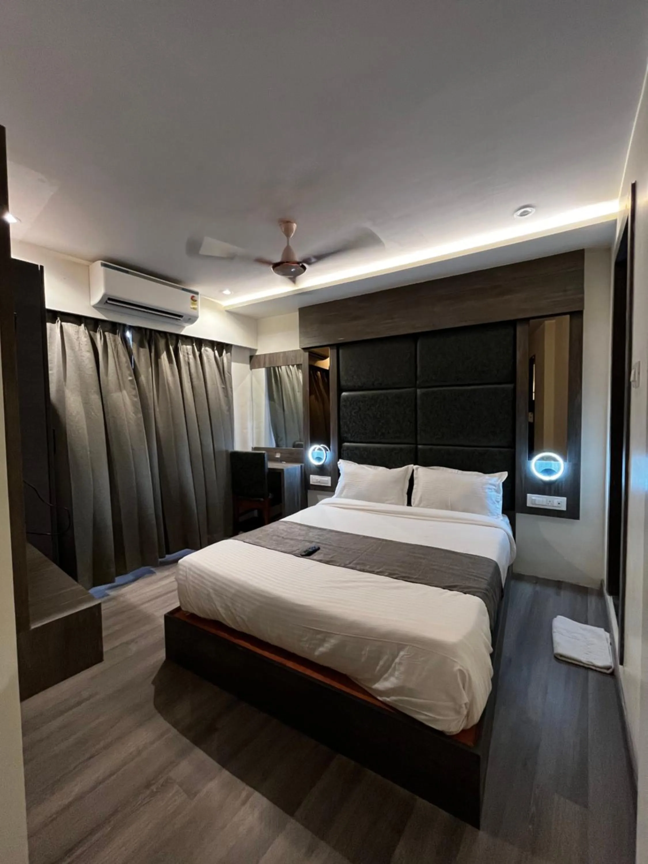 Bed in Hotel Classio Andheri - Near DN Nagar Metro Station
