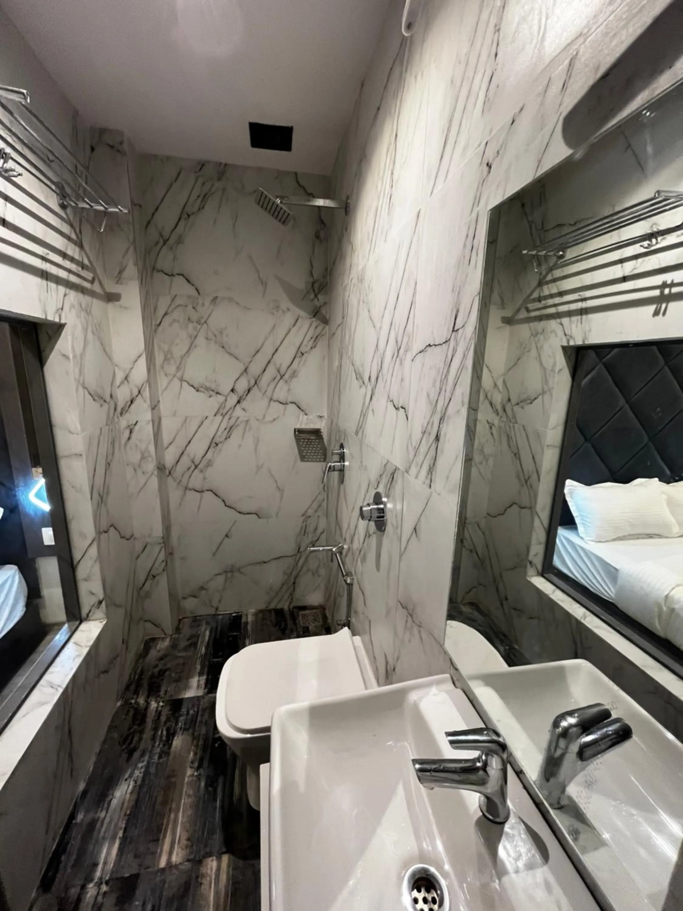 Shower in Hotel Classio Andheri - Near DN Nagar Metro Station