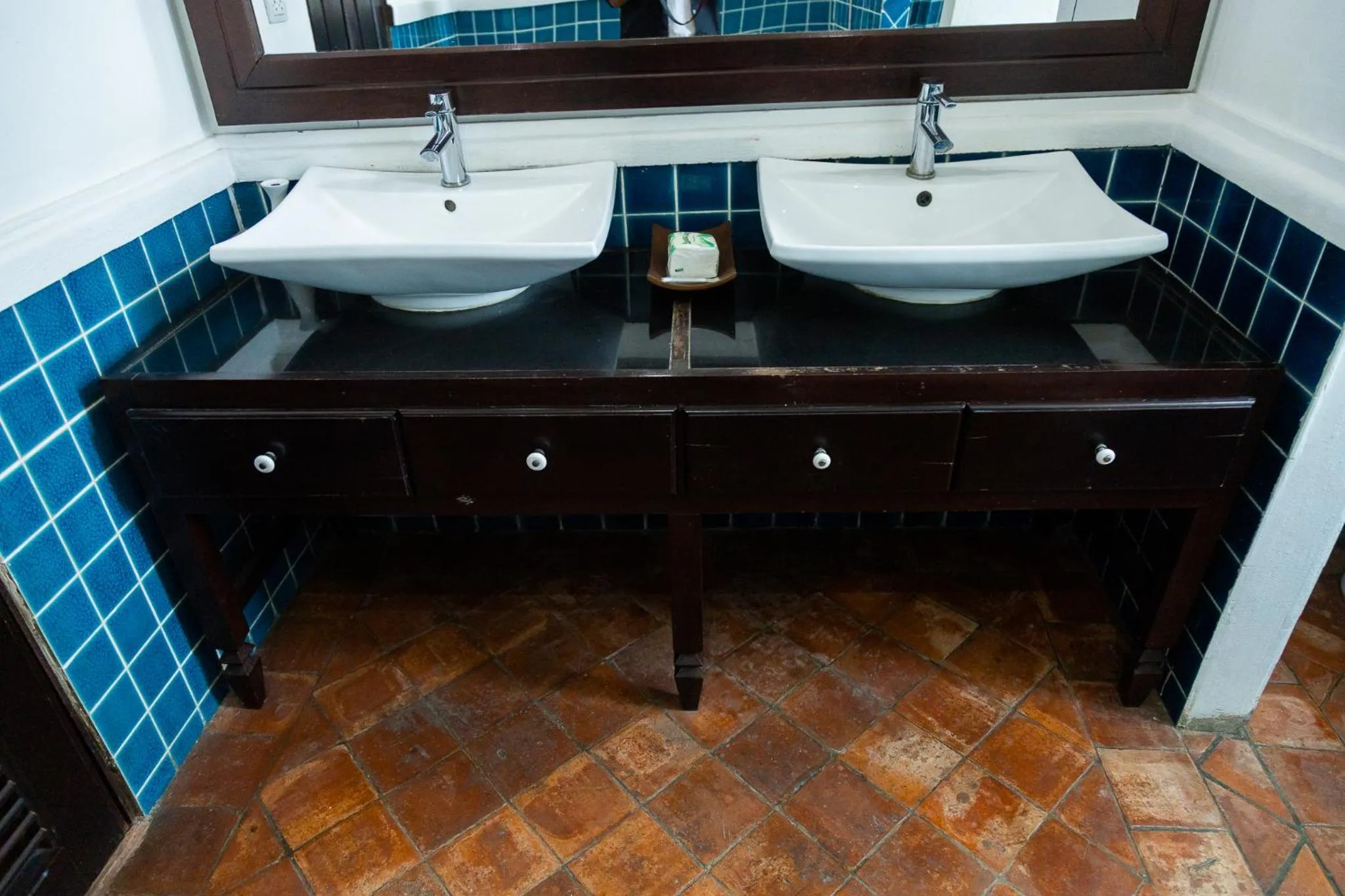 Toilet in Le Luxe Boutique Hotel