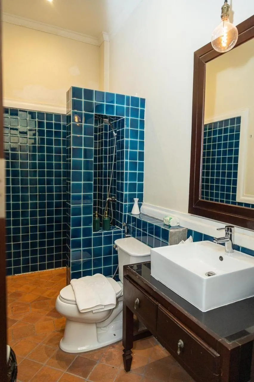 Toilet in Le Luxe Boutique Hotel