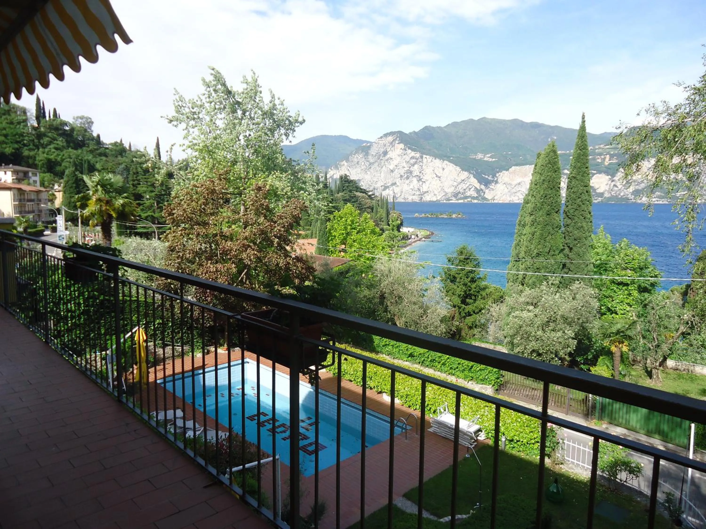 Swimming pool in Residence il Cedro