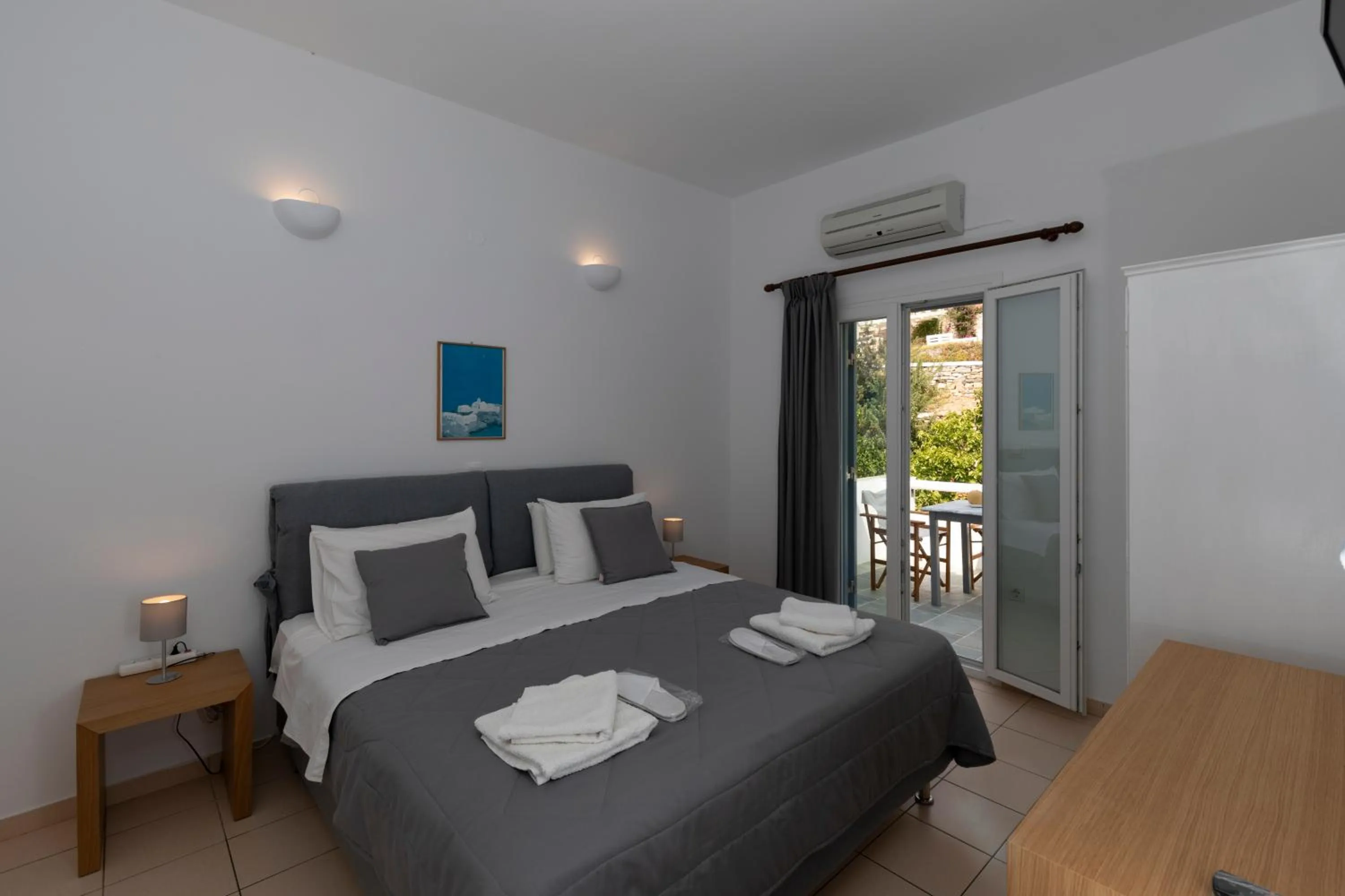 Bedroom, Bed in Mosha Pension