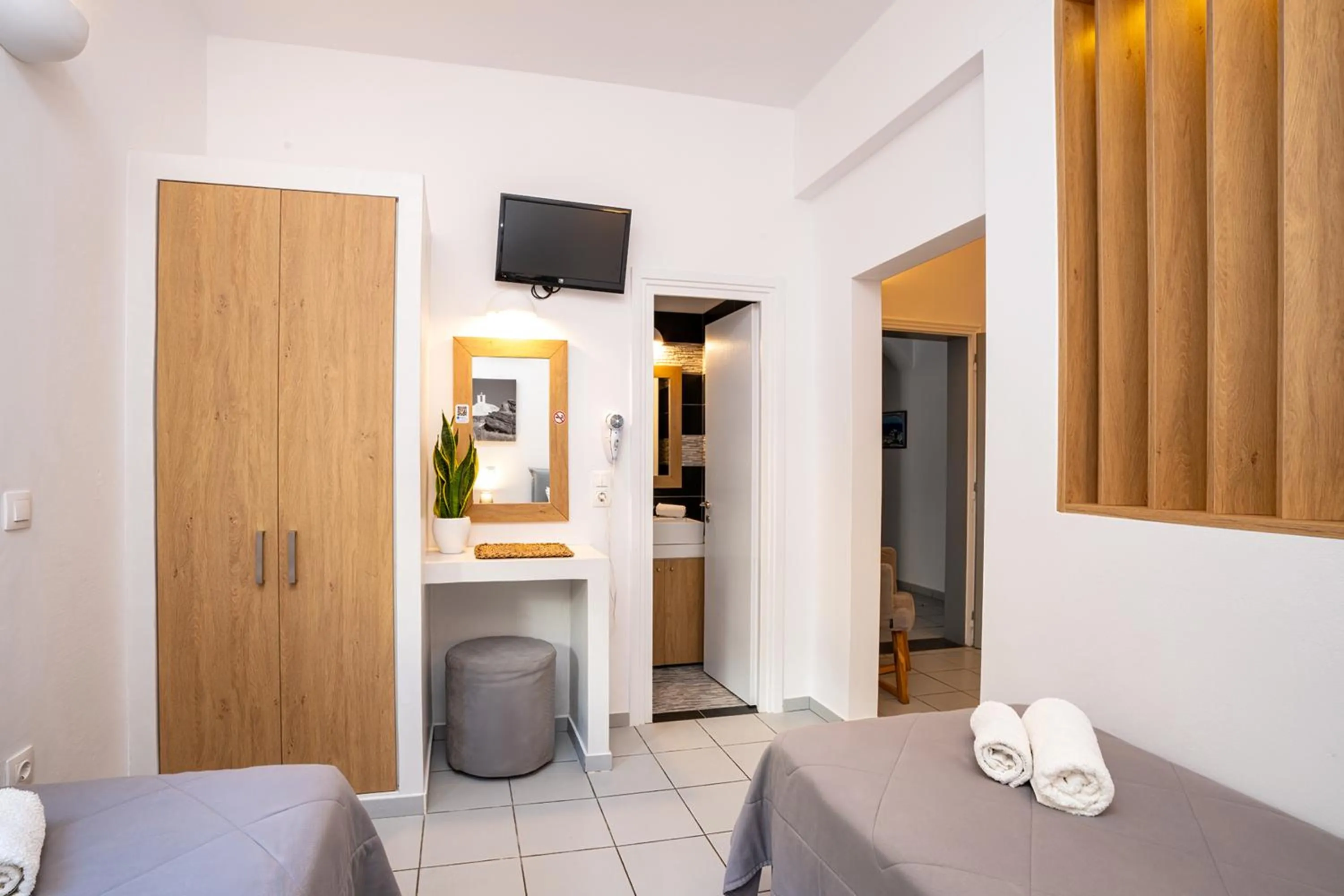 Photo of the whole room, Bed in Mosha Pension