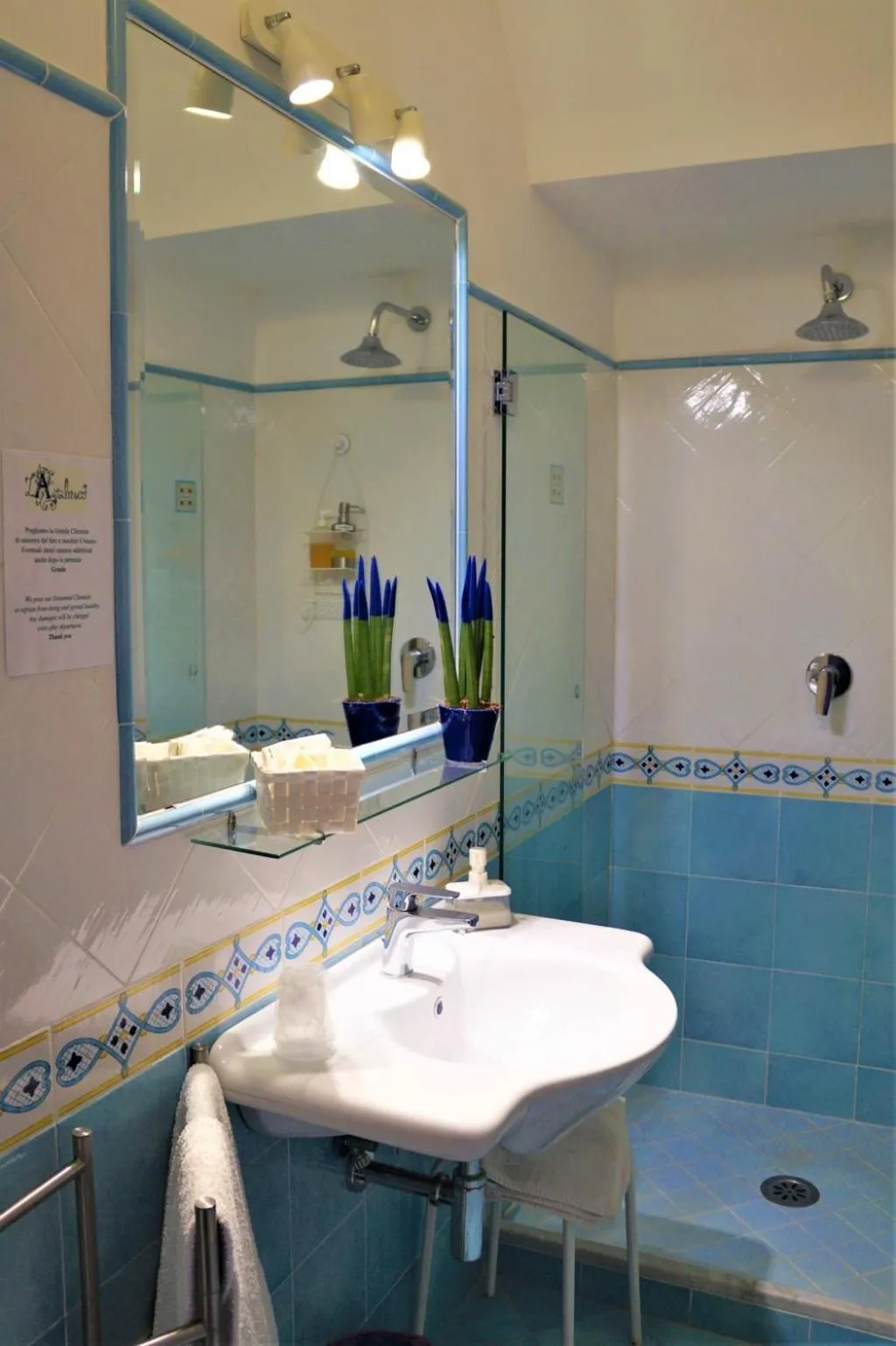 Bathroom in L'Arabesco B&B