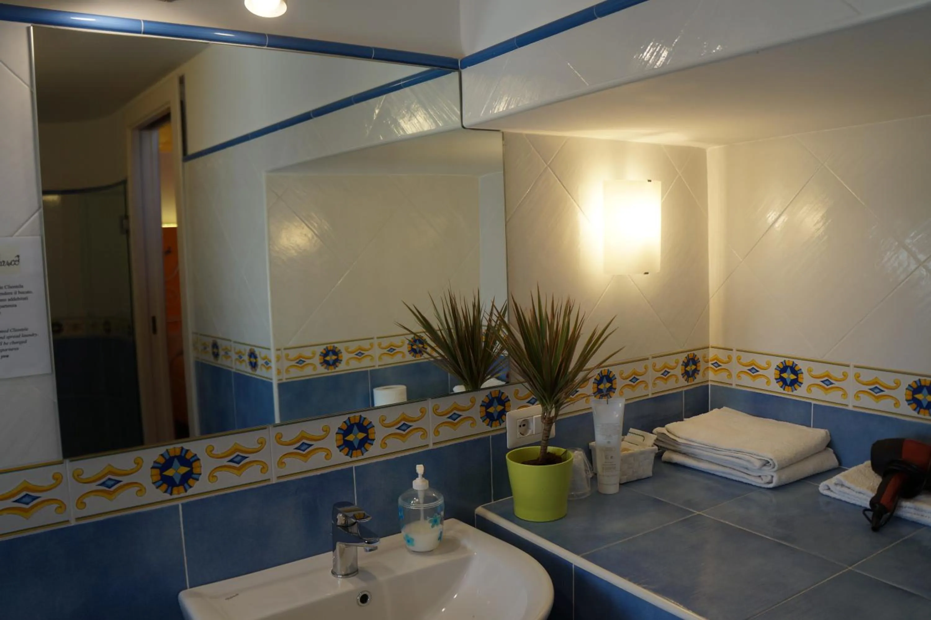 Bathroom in L'Arabesco B&B