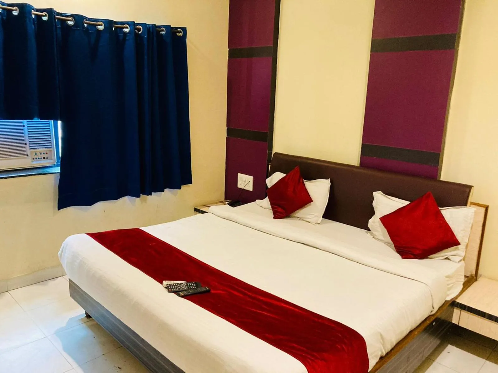 Bedroom, Bed in Hotel Jagdish