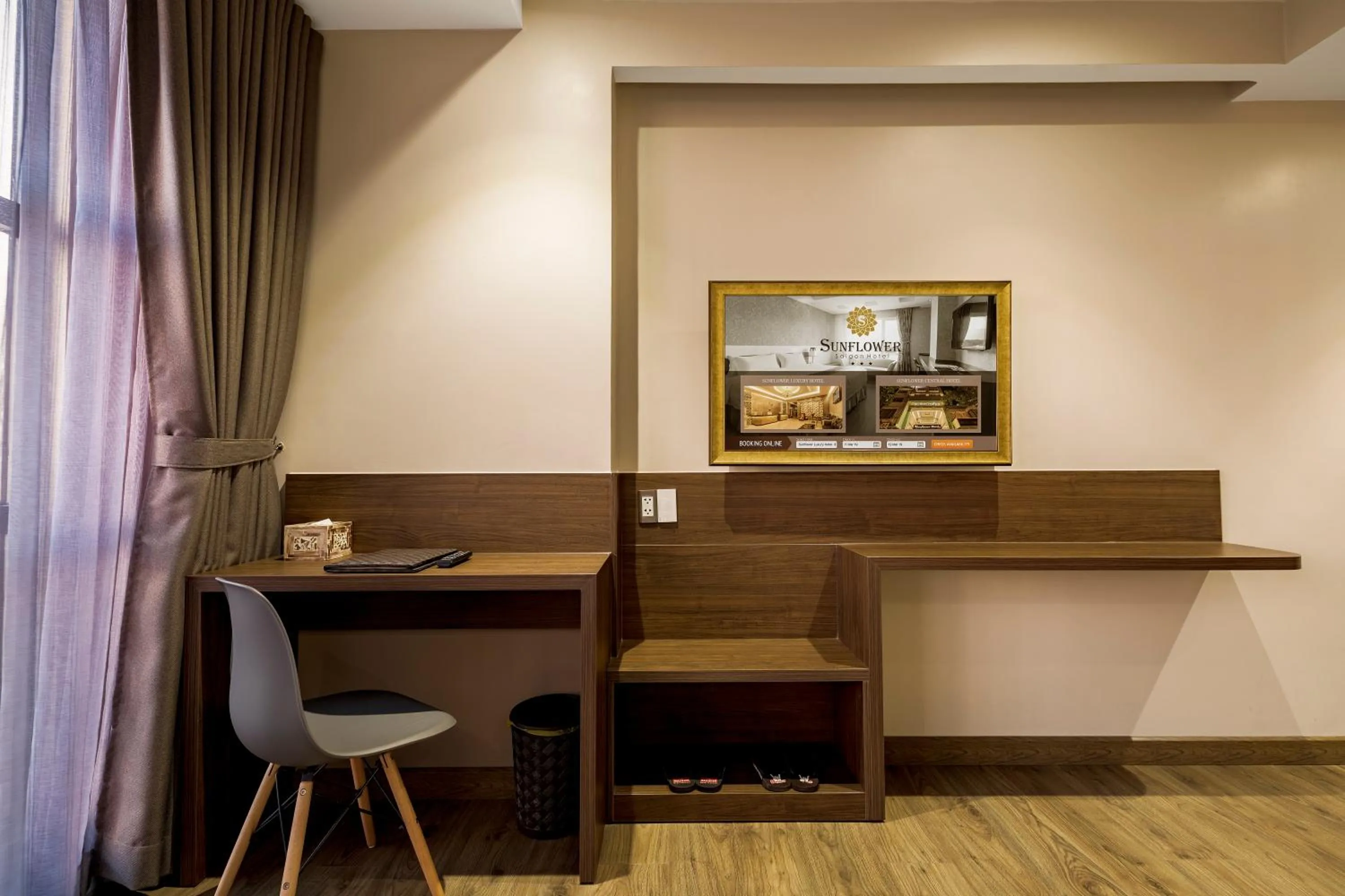 hair dresser in Sunflower Luxury Hotel