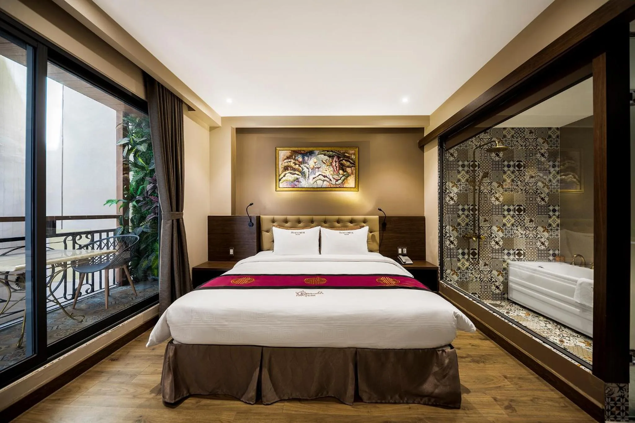 Deluxe Double Room with Balcony in Sunflower Luxury Hotel