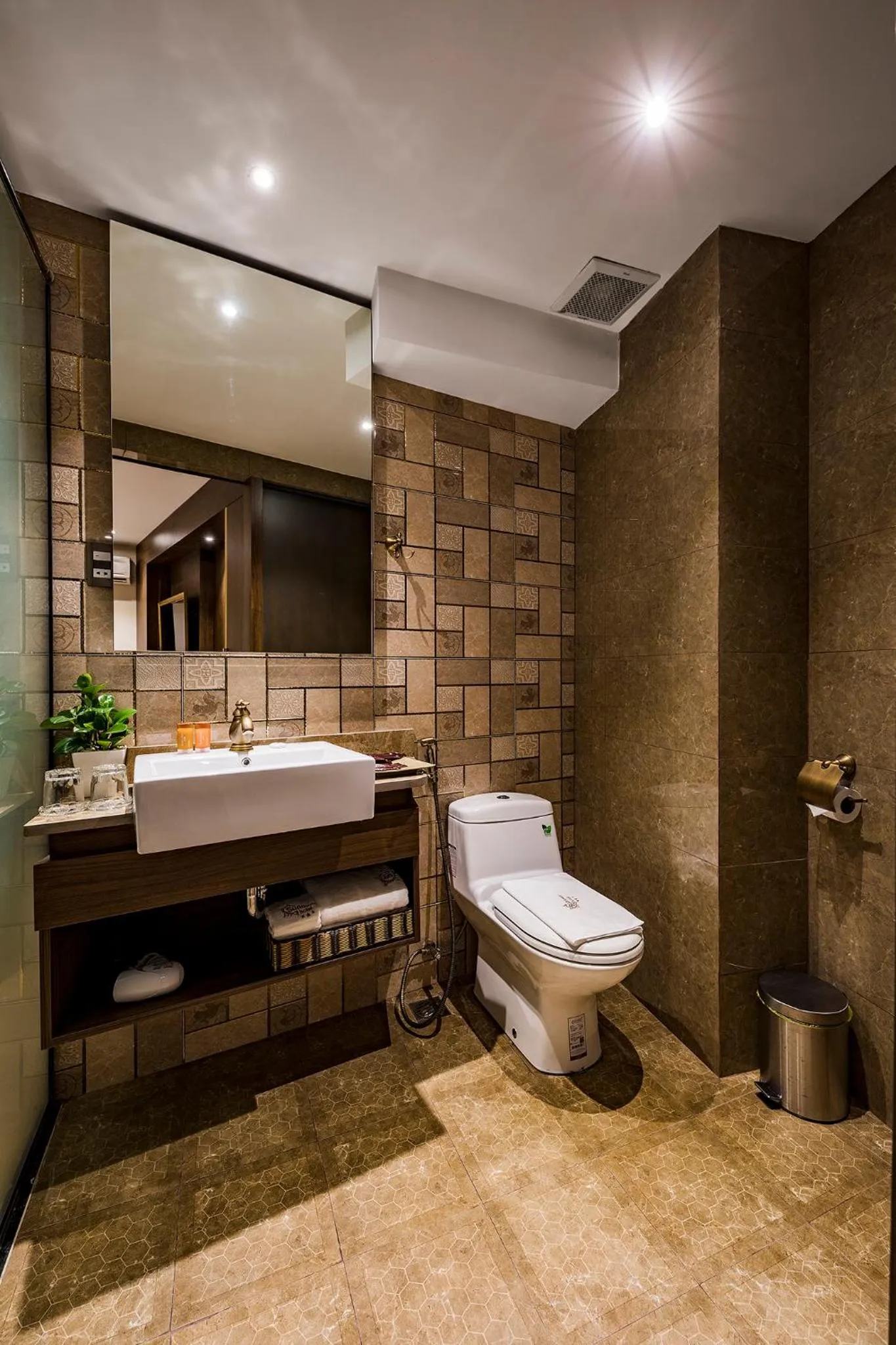 Sunflower Luxury Hotel