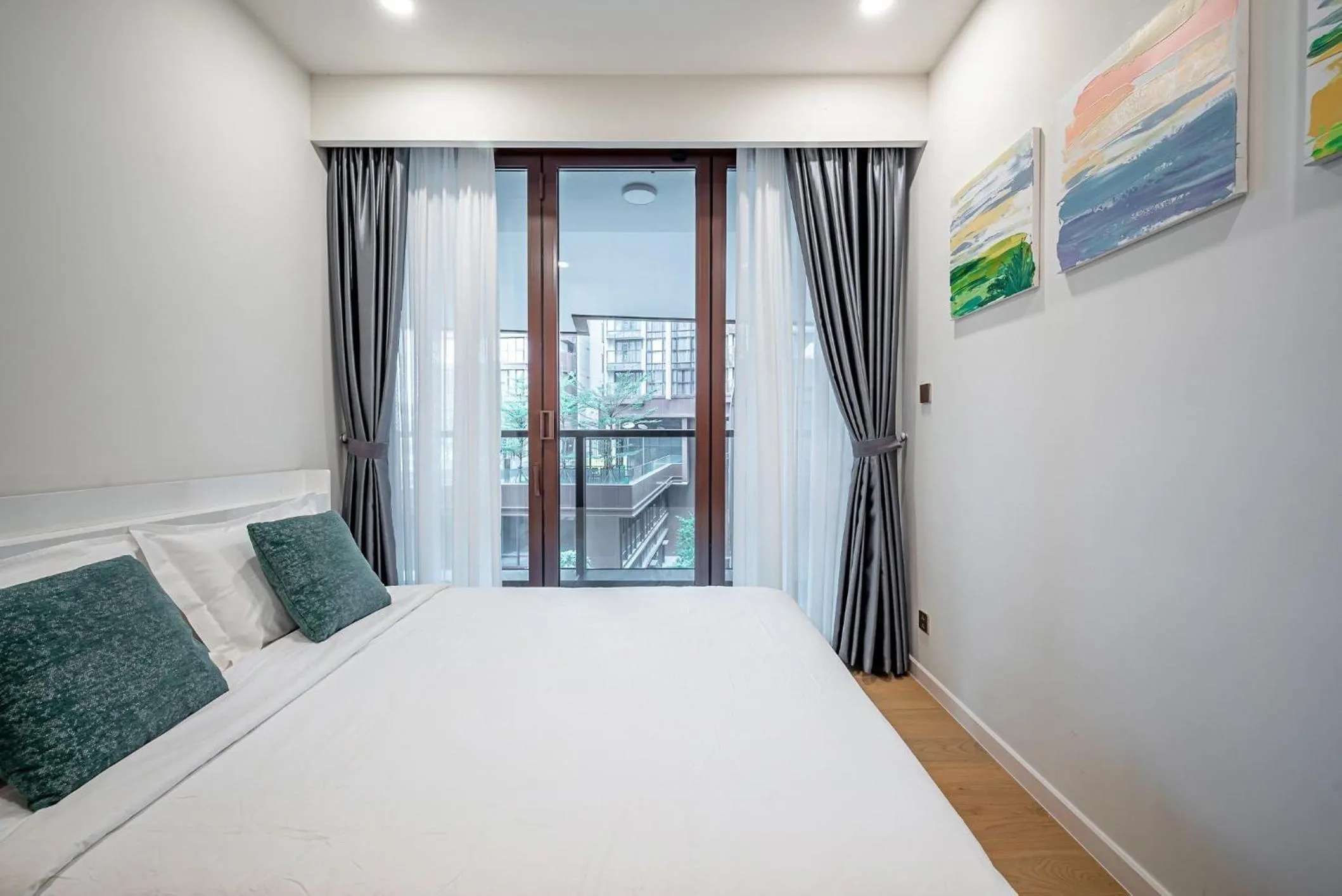 Bedroom, Bed in Metropole Thu Thiem Condo Apartment