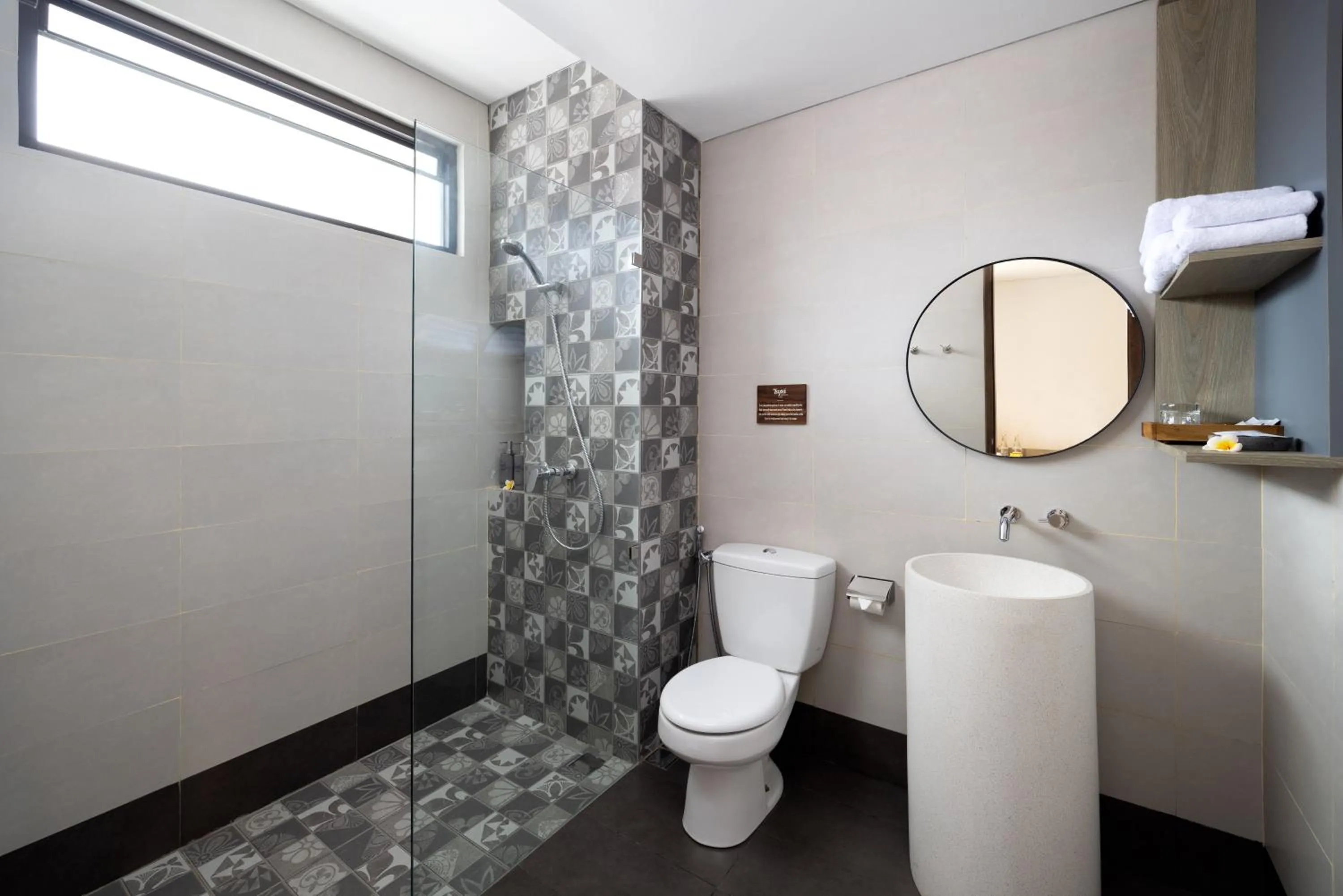 Shower in Tapa Agung View Besakih