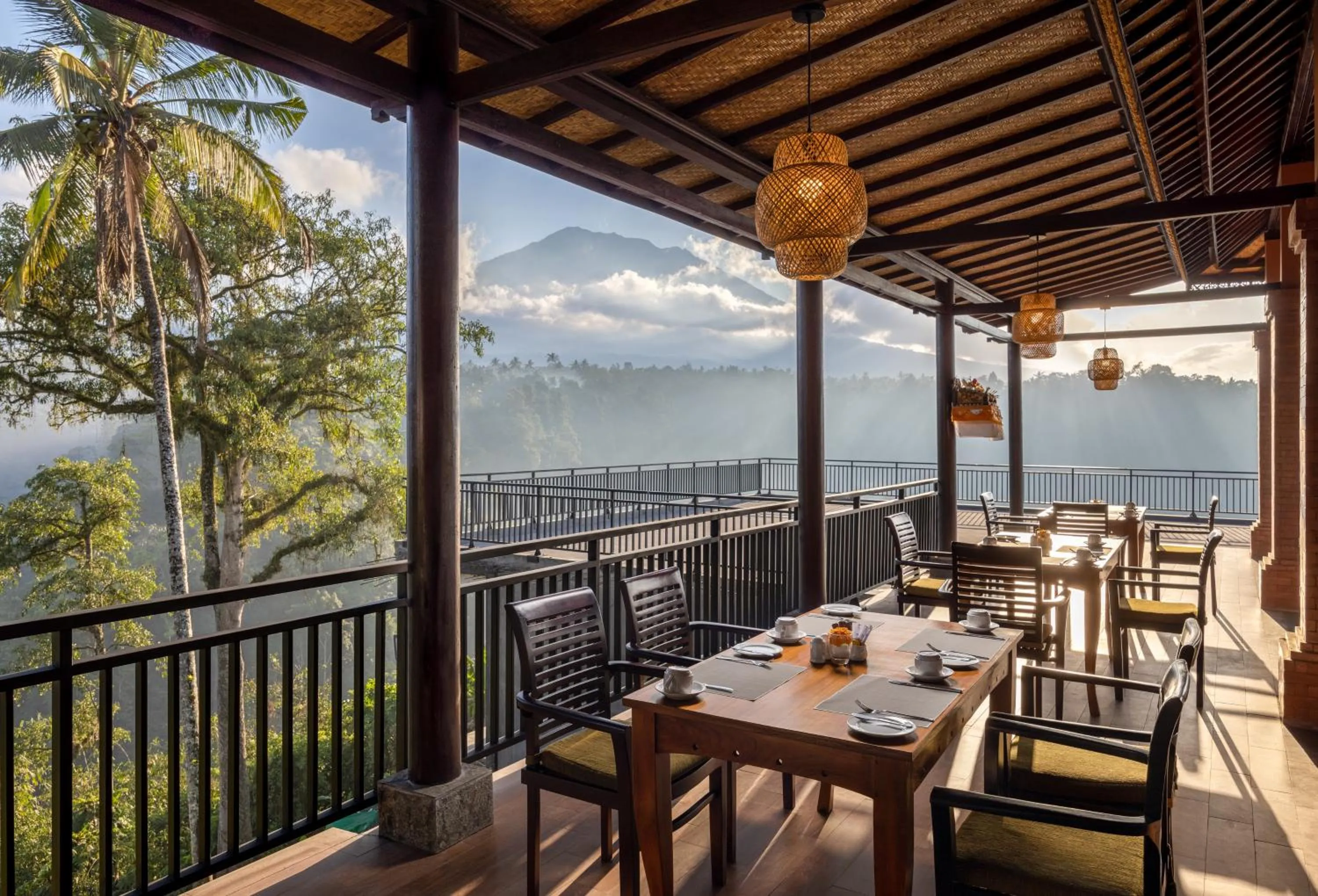 Restaurant/places to eat in Tapa Agung View Besakih
