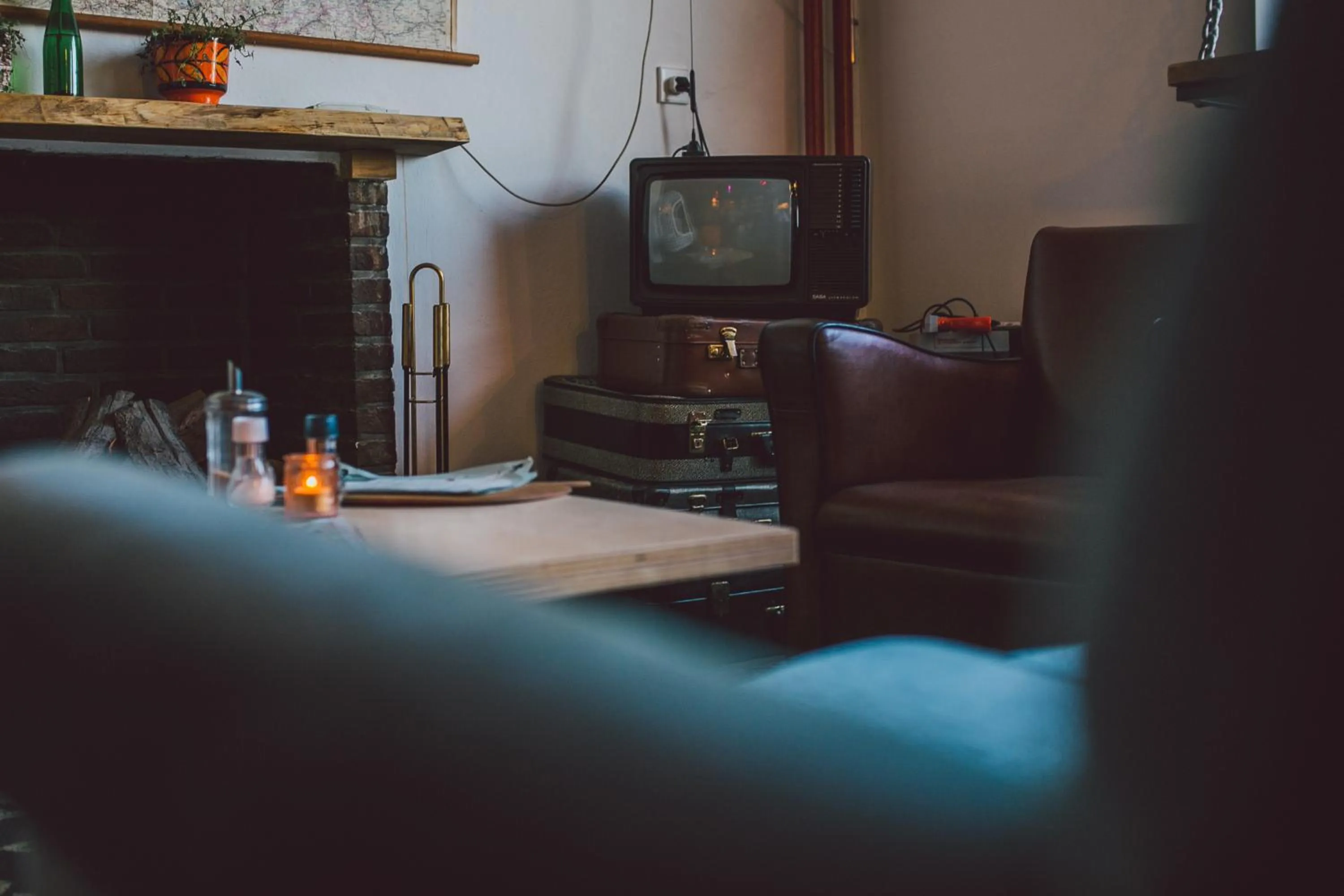 Communal lounge/ TV room in Hotel Credible