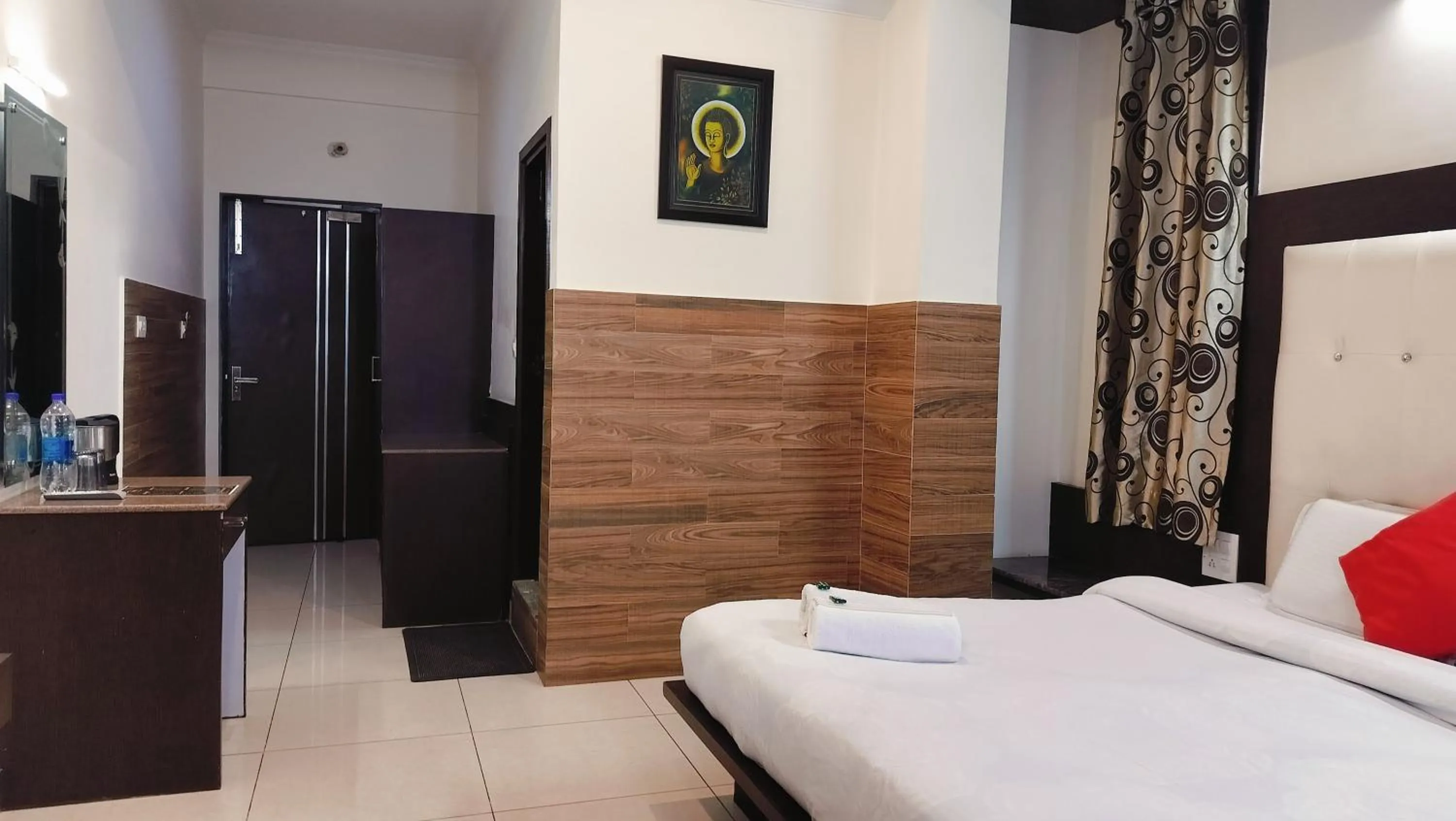 Bed in Royale India by Venu