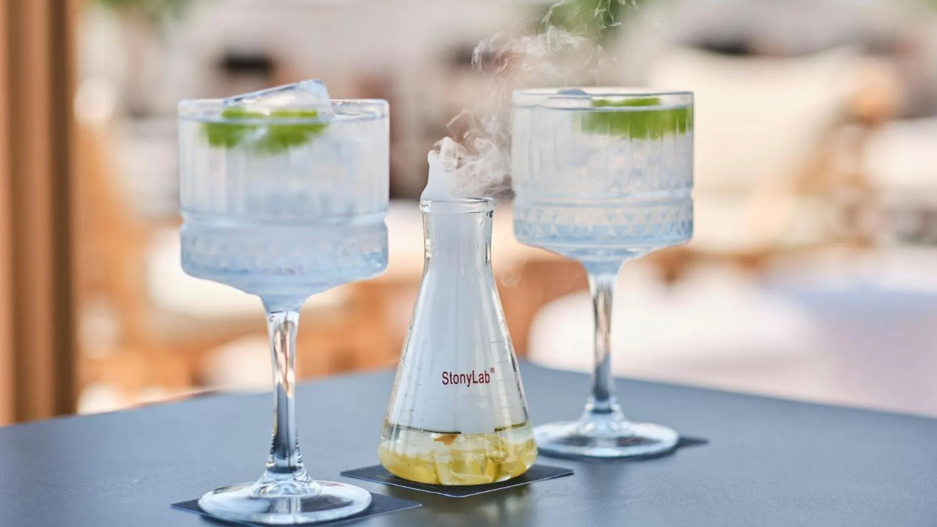 Food and drinks in ESTIMAR Valencia