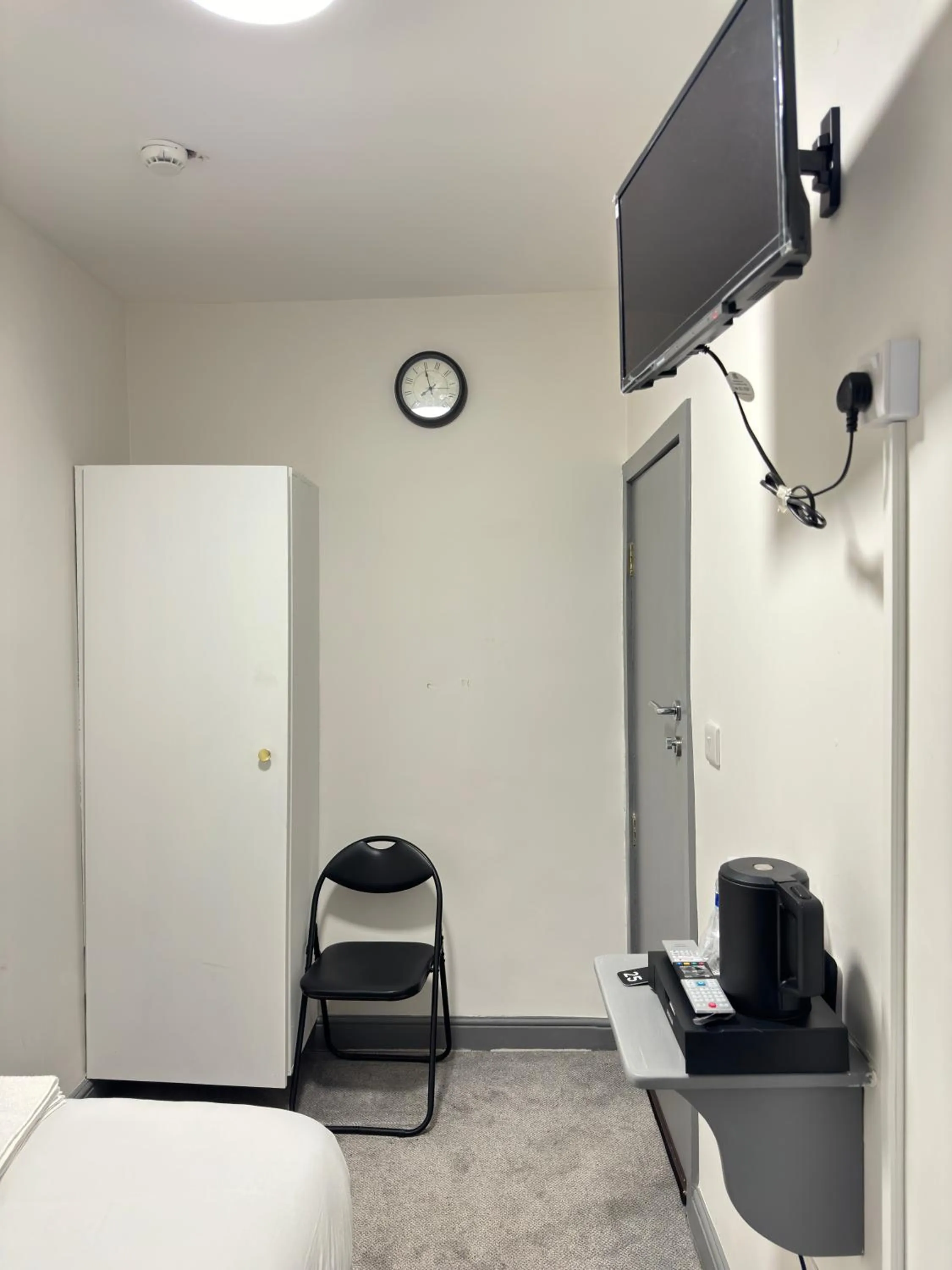 TV and multimedia in Ivy House Hotel