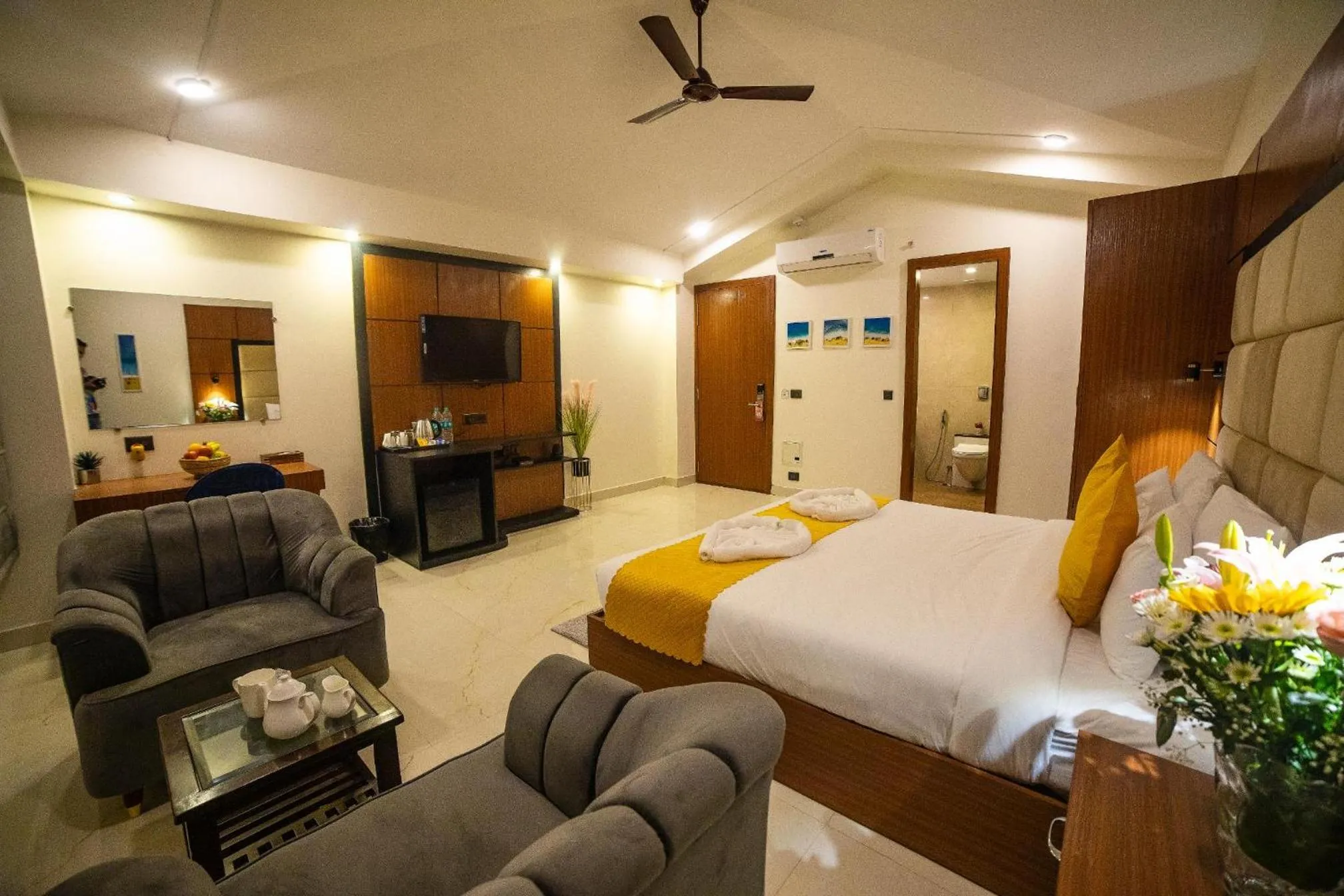 Bedroom, Bed in HUE GUH The Porto Candolim