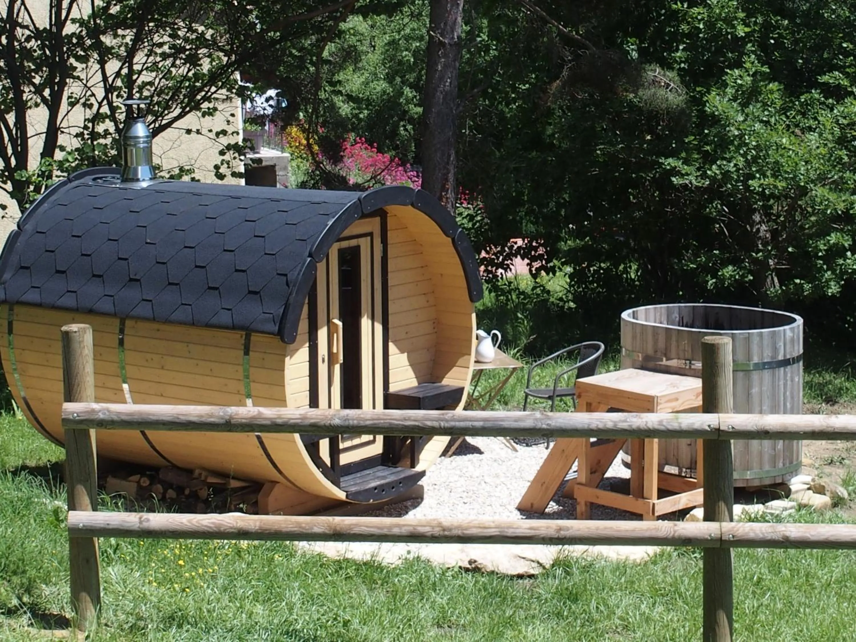 Spa and wellness centre/facilities in Chalets du Bois de Vache