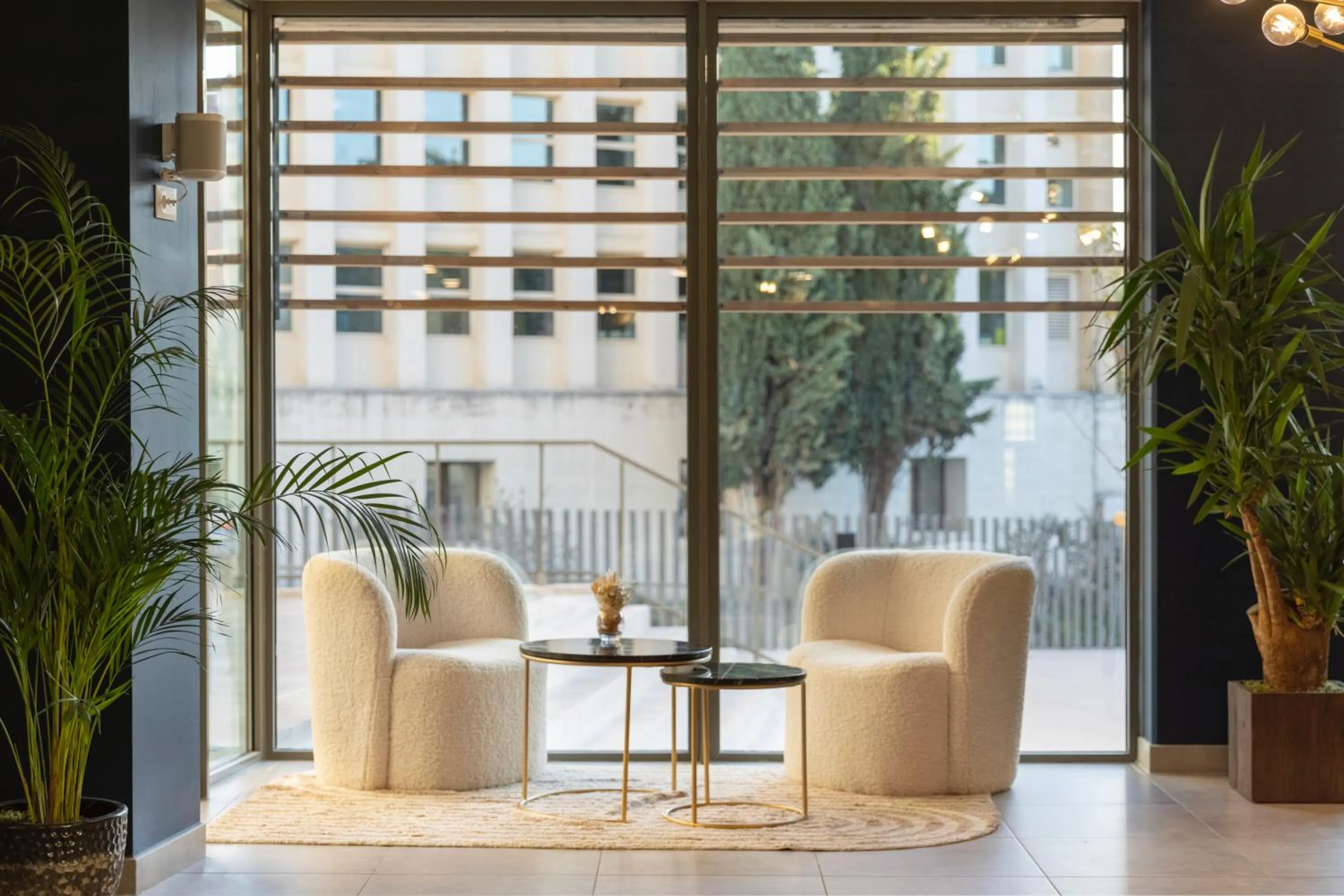 Living room in The Originals Résidence Aix Schuman