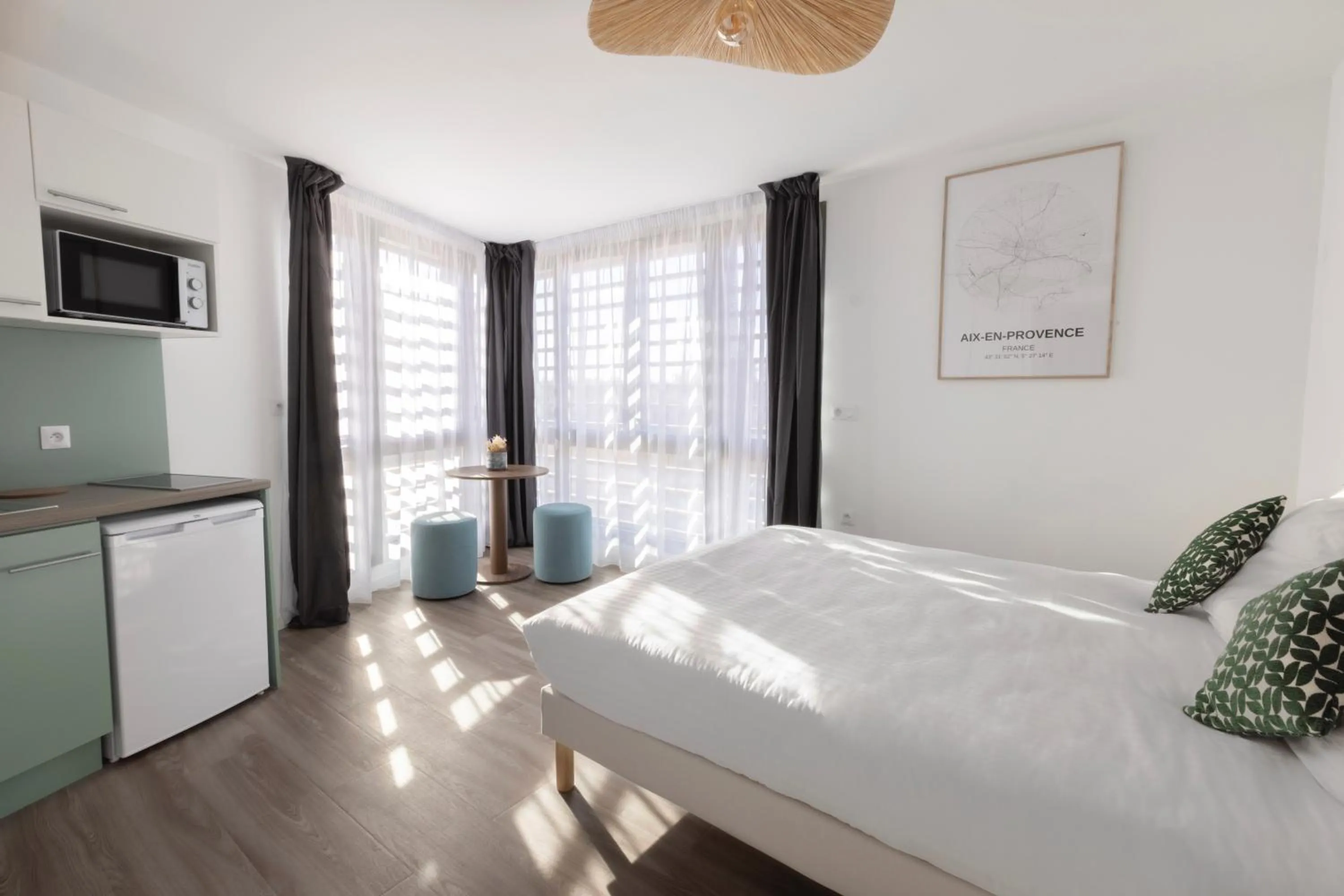 Photo of the whole room, Bed in The Originals Résidence Aix Schuman