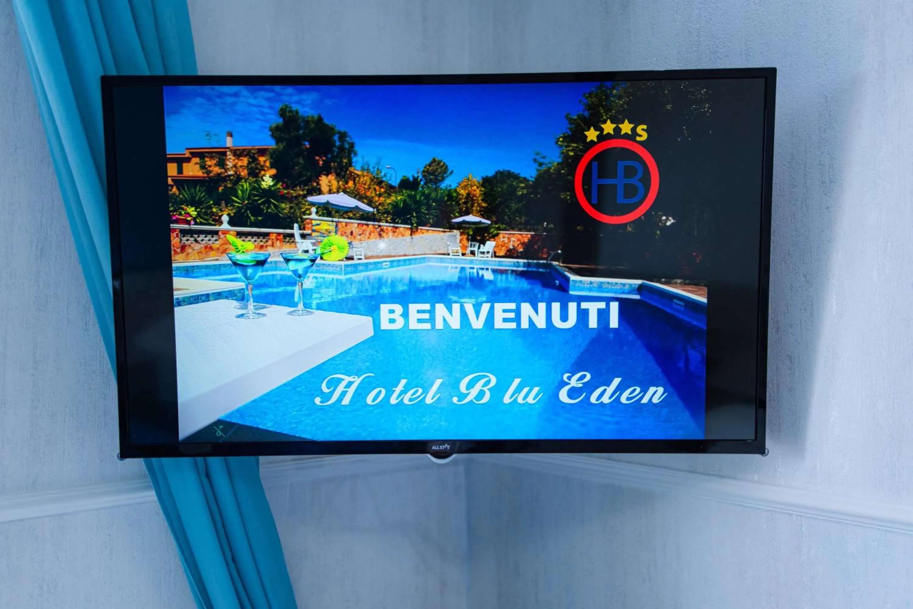 TV and multimedia in Hotel Blu Eden