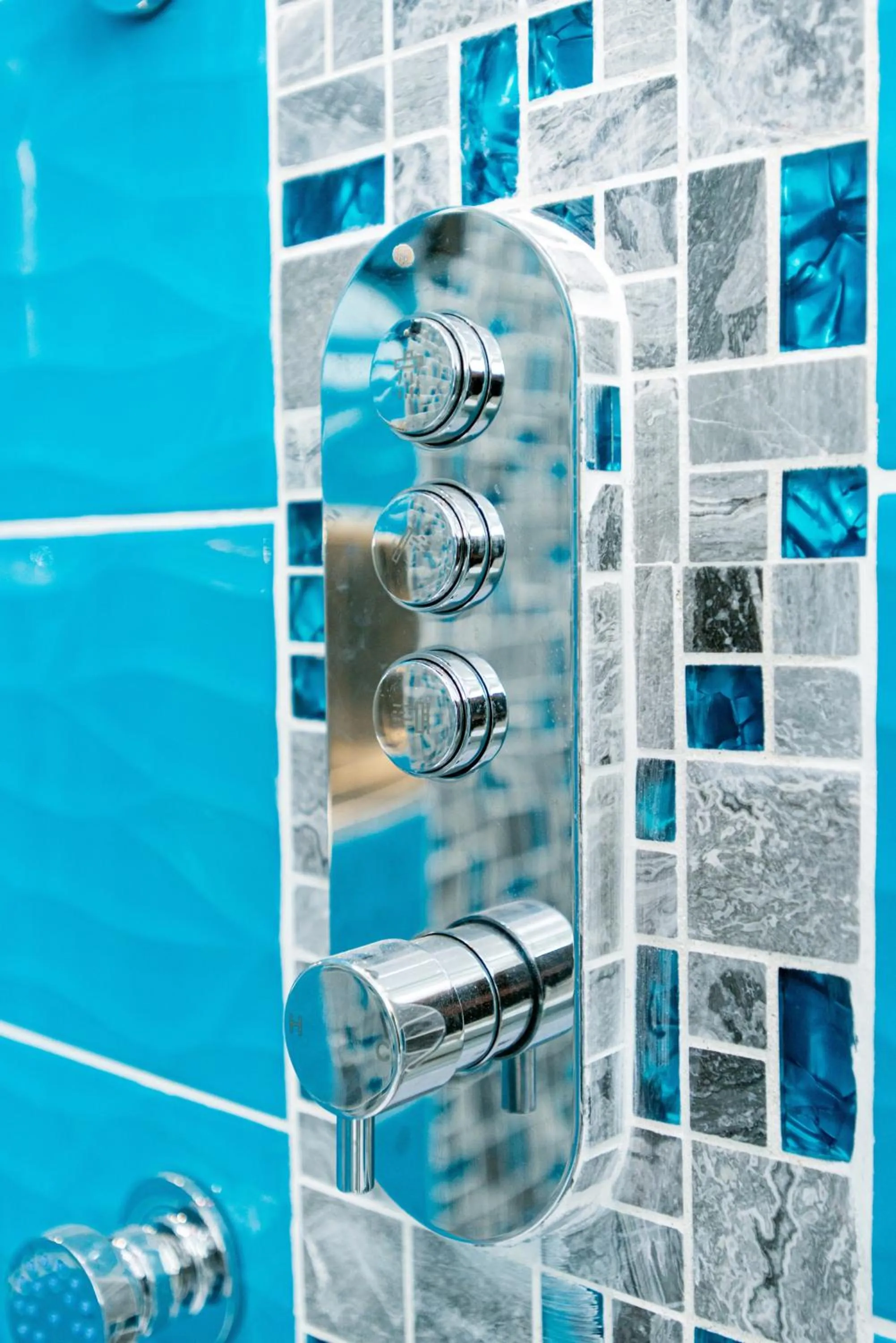 Shower in Hotel Blu Eden