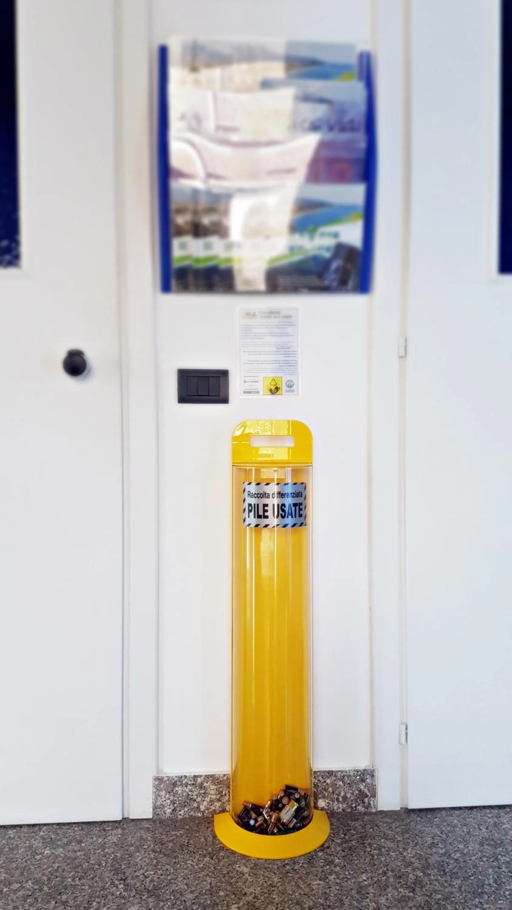 Communal lounge/ TV room in Hotel Blu Eden