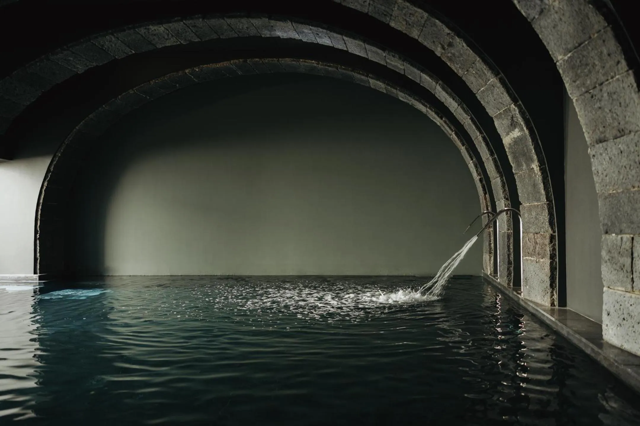 Spa and wellness centre/facilities in NINE DOTS Azorean Art Boutique Hotel