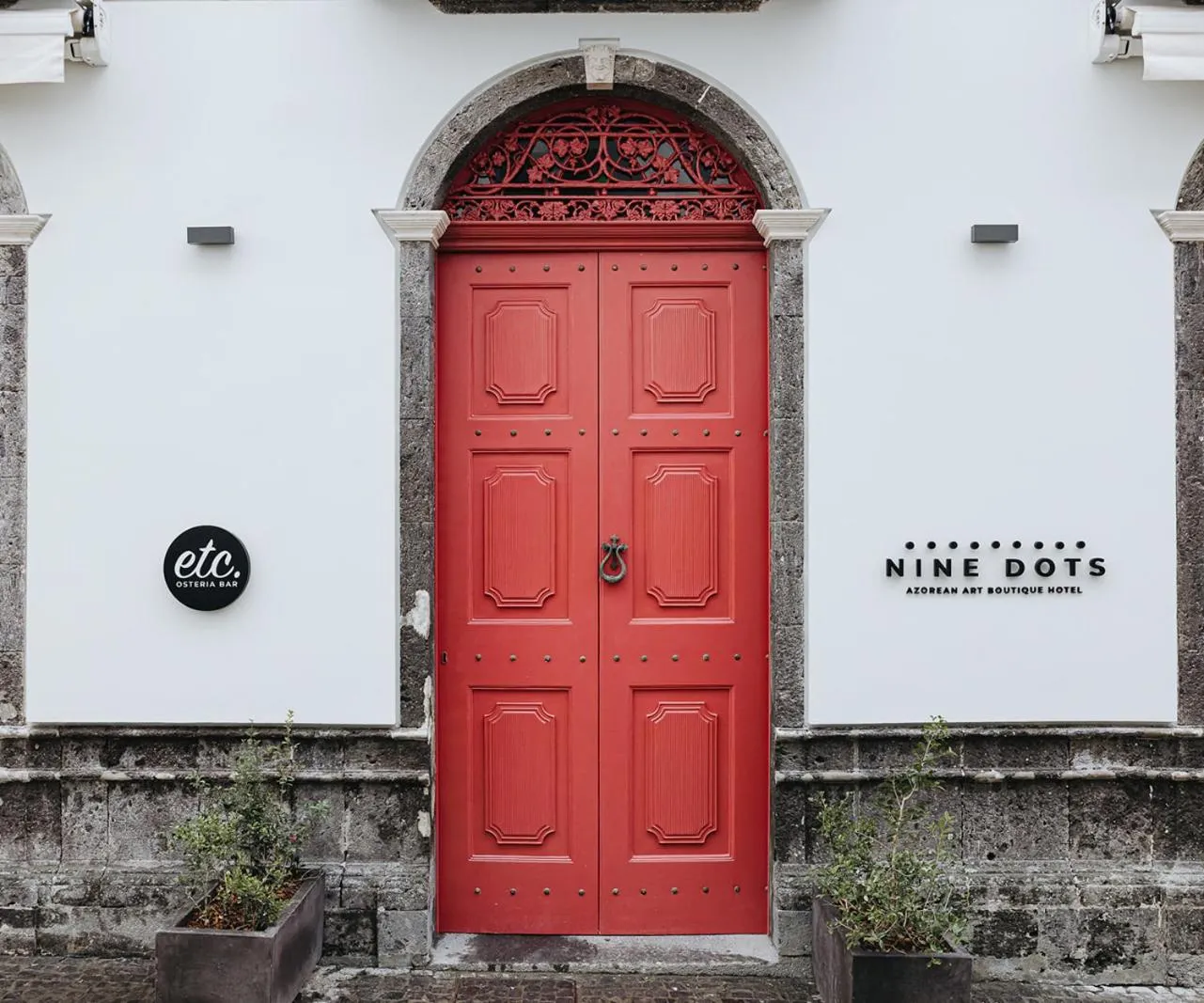 Facade/entrance in NINE DOTS Azorean Art Boutique Hotel