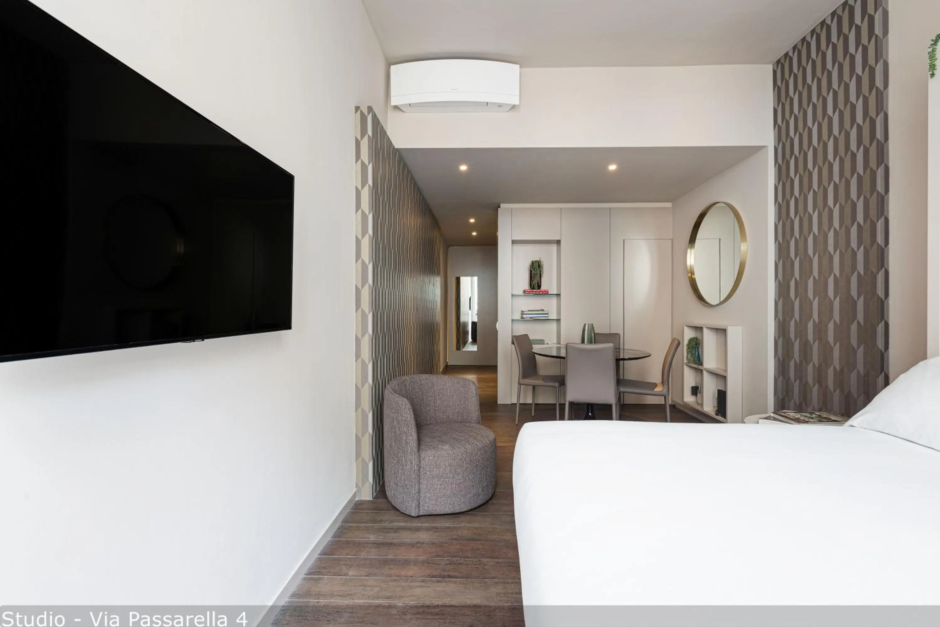 Bed in Brera Apartments in San Babila