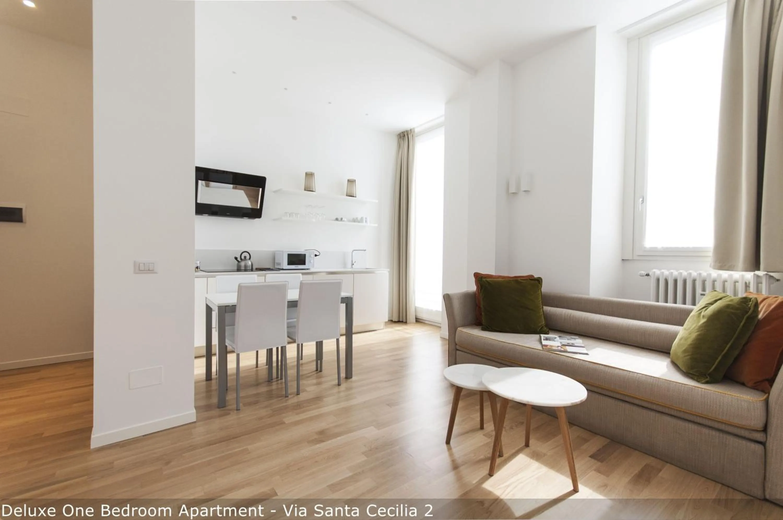 TV and multimedia in Brera Apartments in San Babila