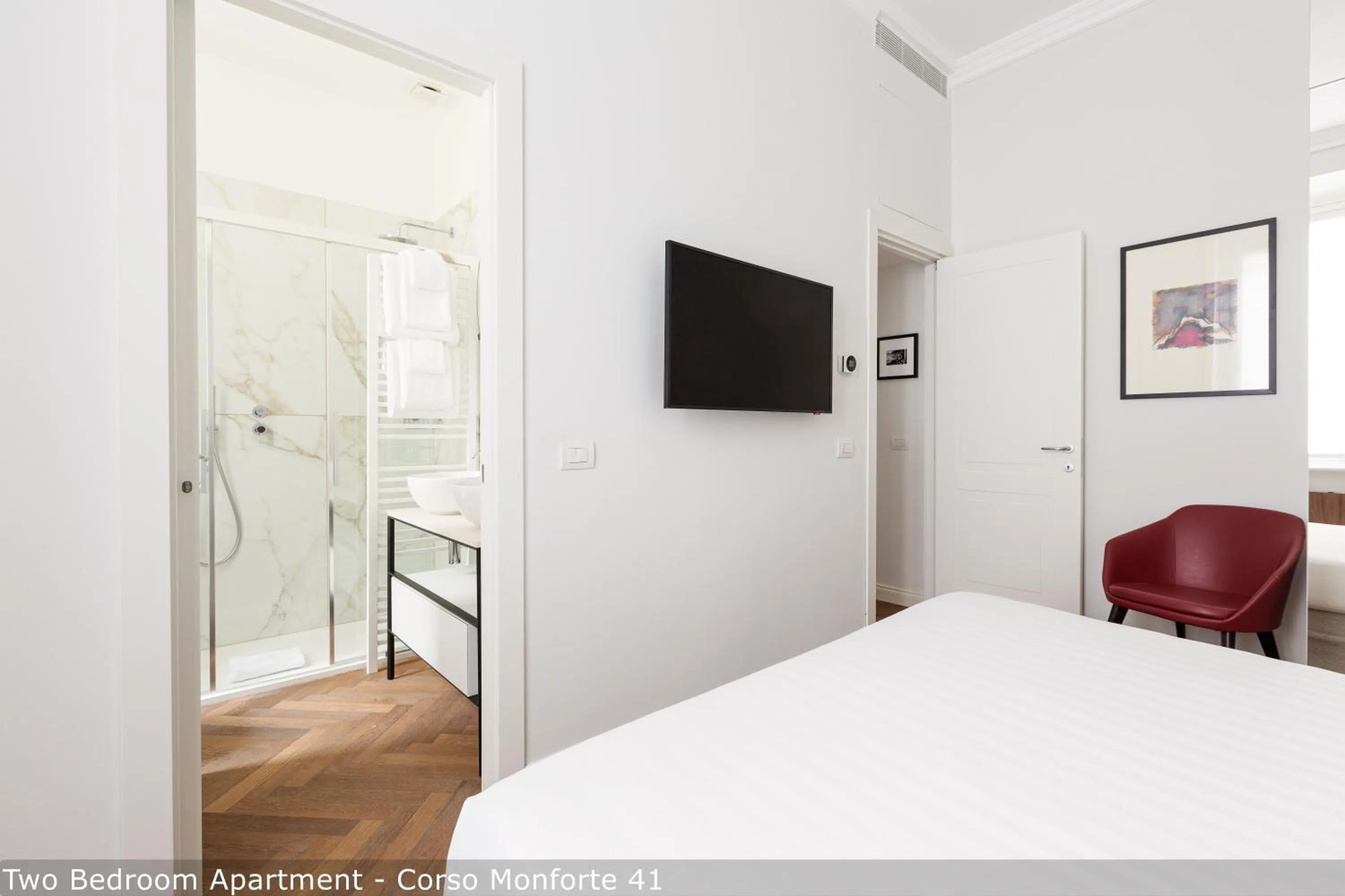 Bed in Brera Apartments in San Babila