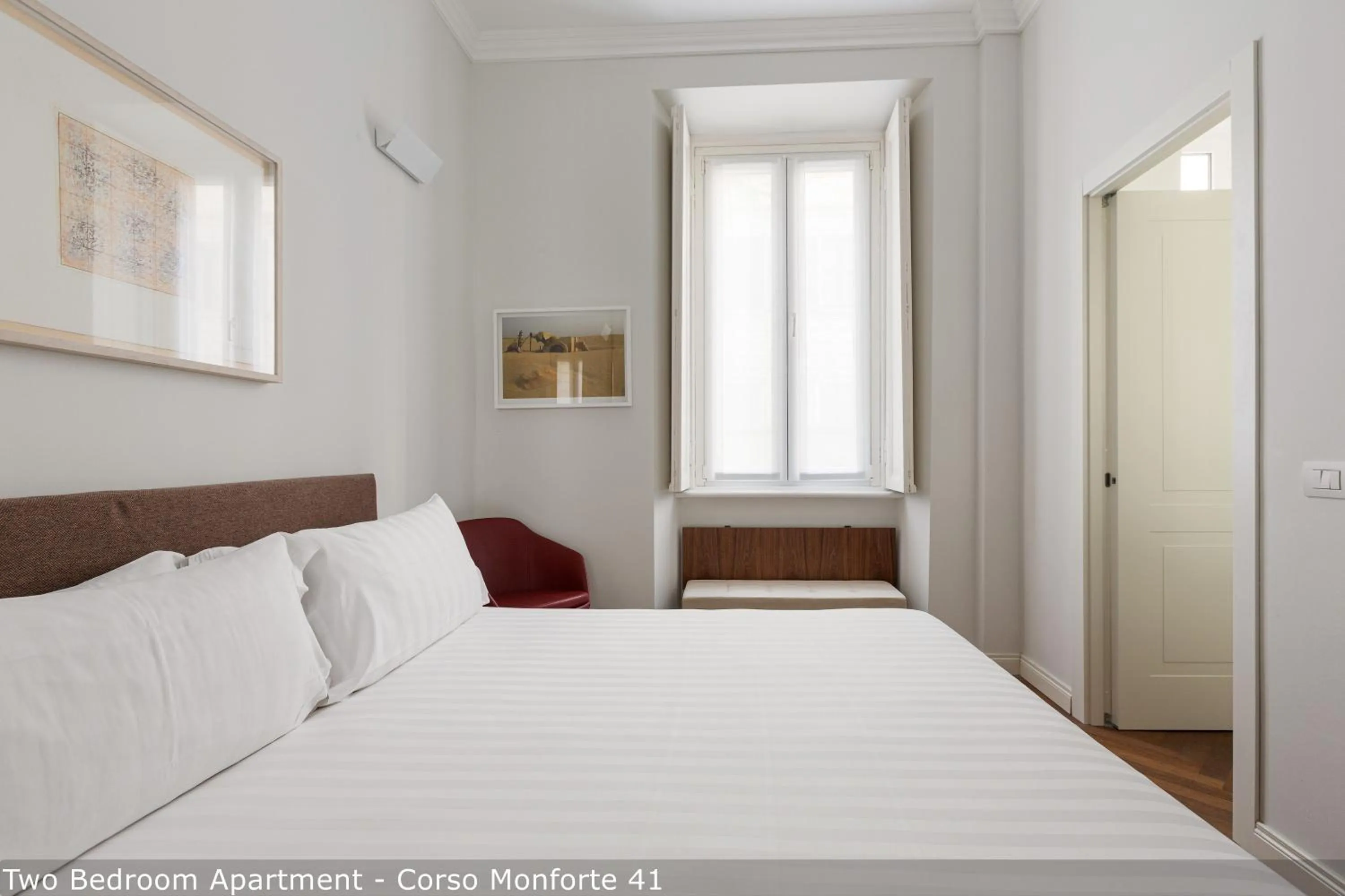 Bed in Brera Apartments in San Babila