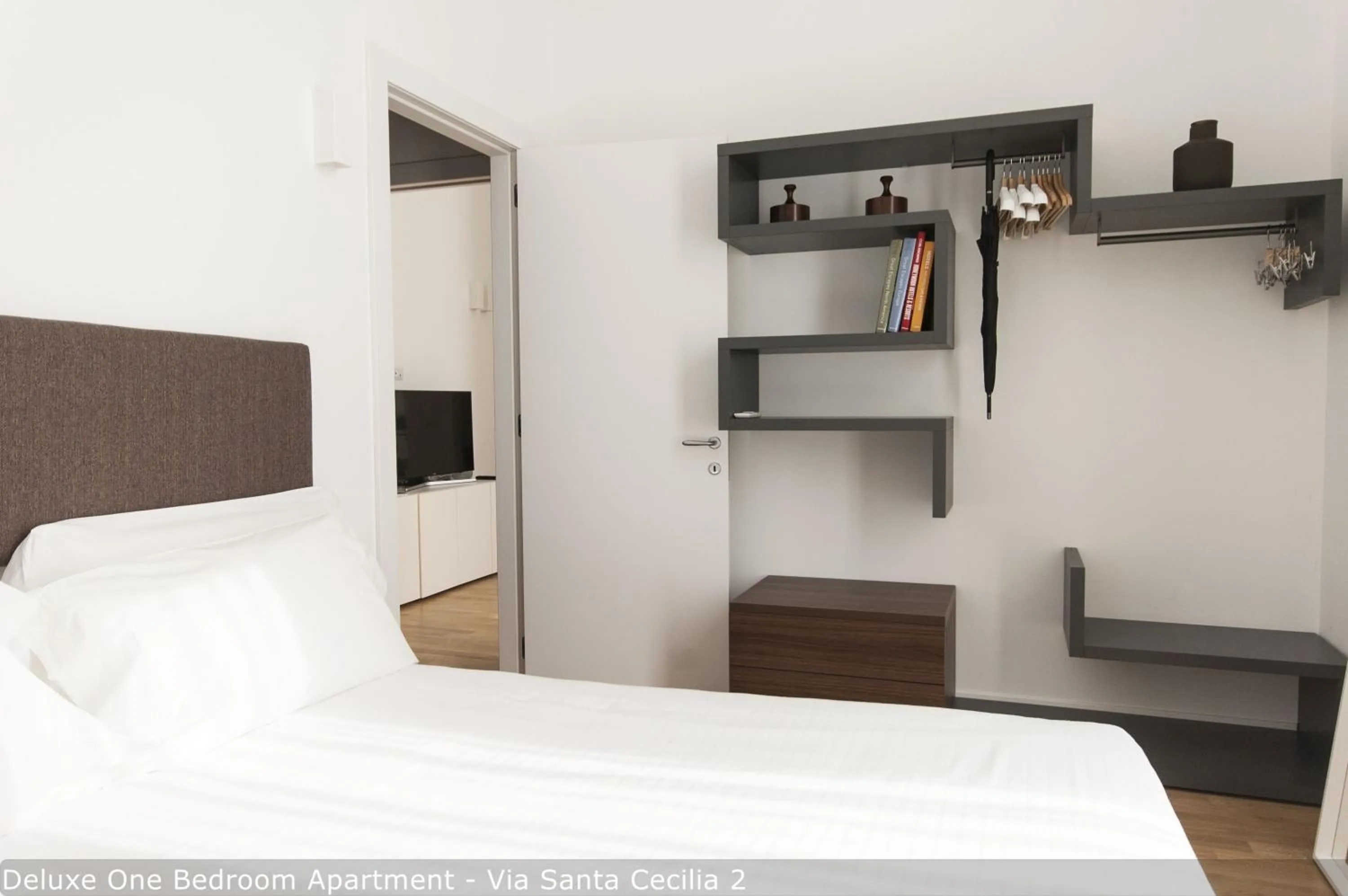 Bed in Brera Apartments in San Babila