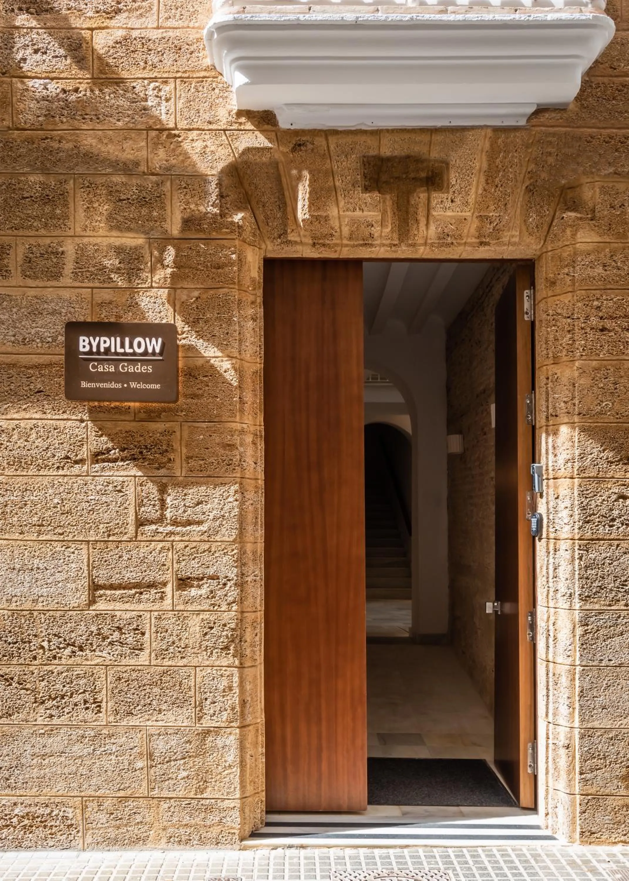 Facade/entrance in BYPILLOW Casa Gades