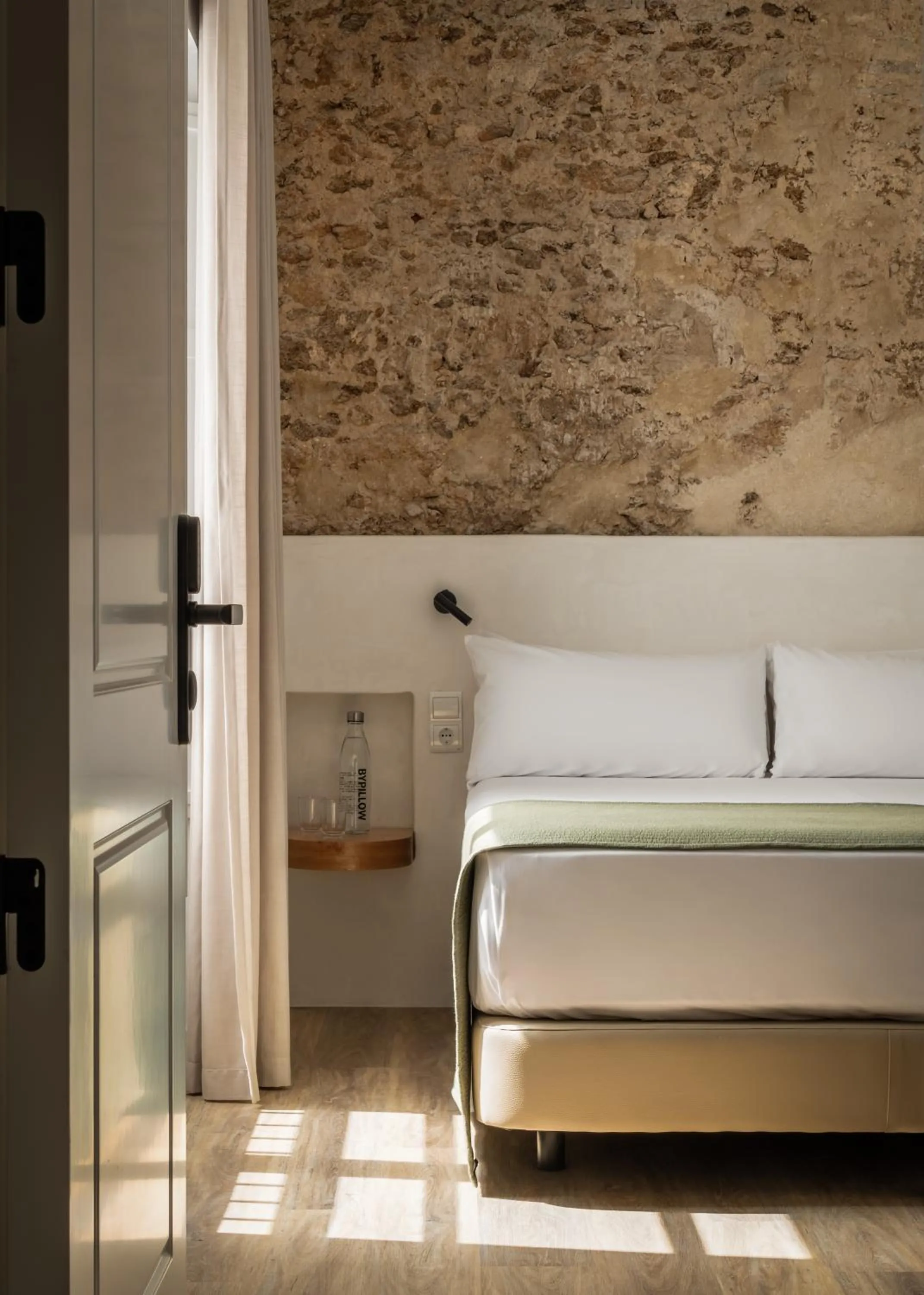 Bedroom, Bed in BYPILLOW Casa Gades