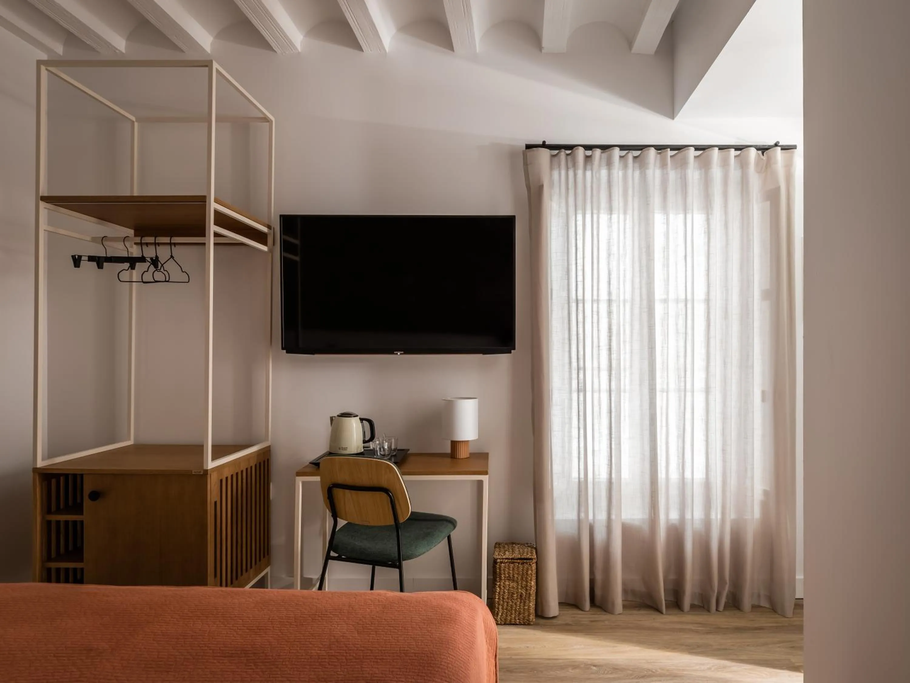 TV and multimedia in BYPILLOW Casa Gades