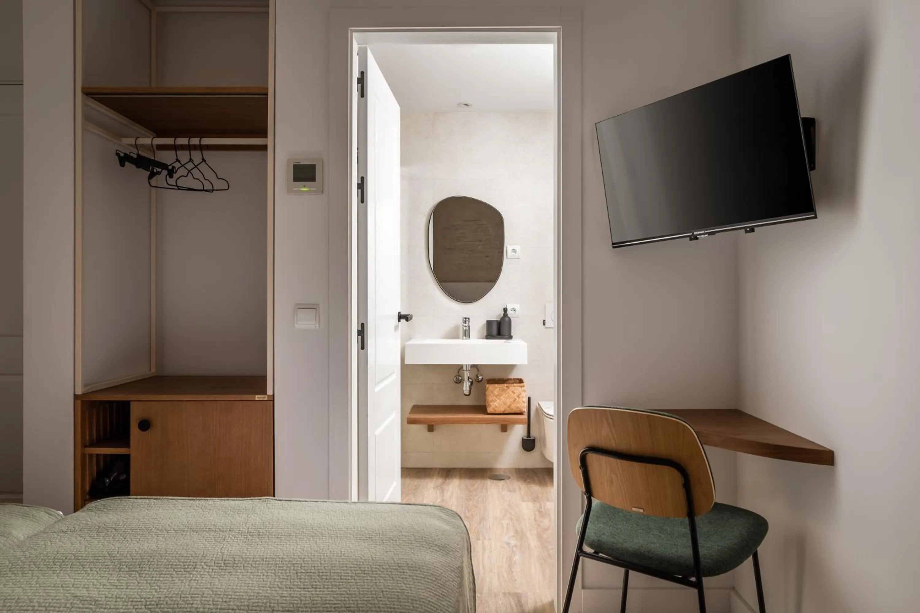 Bedroom, Bed in BYPILLOW Casa Gades