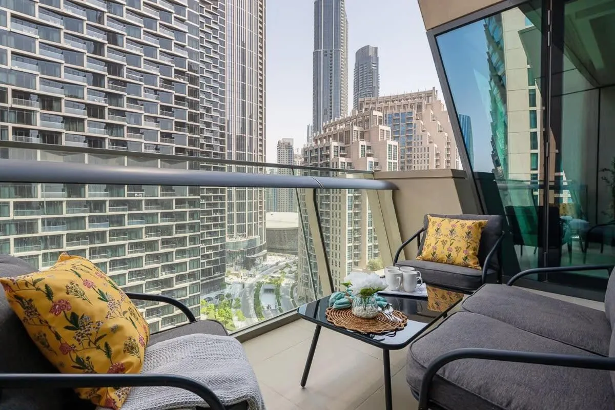 Frank Porter - Burj Vista Tower 2