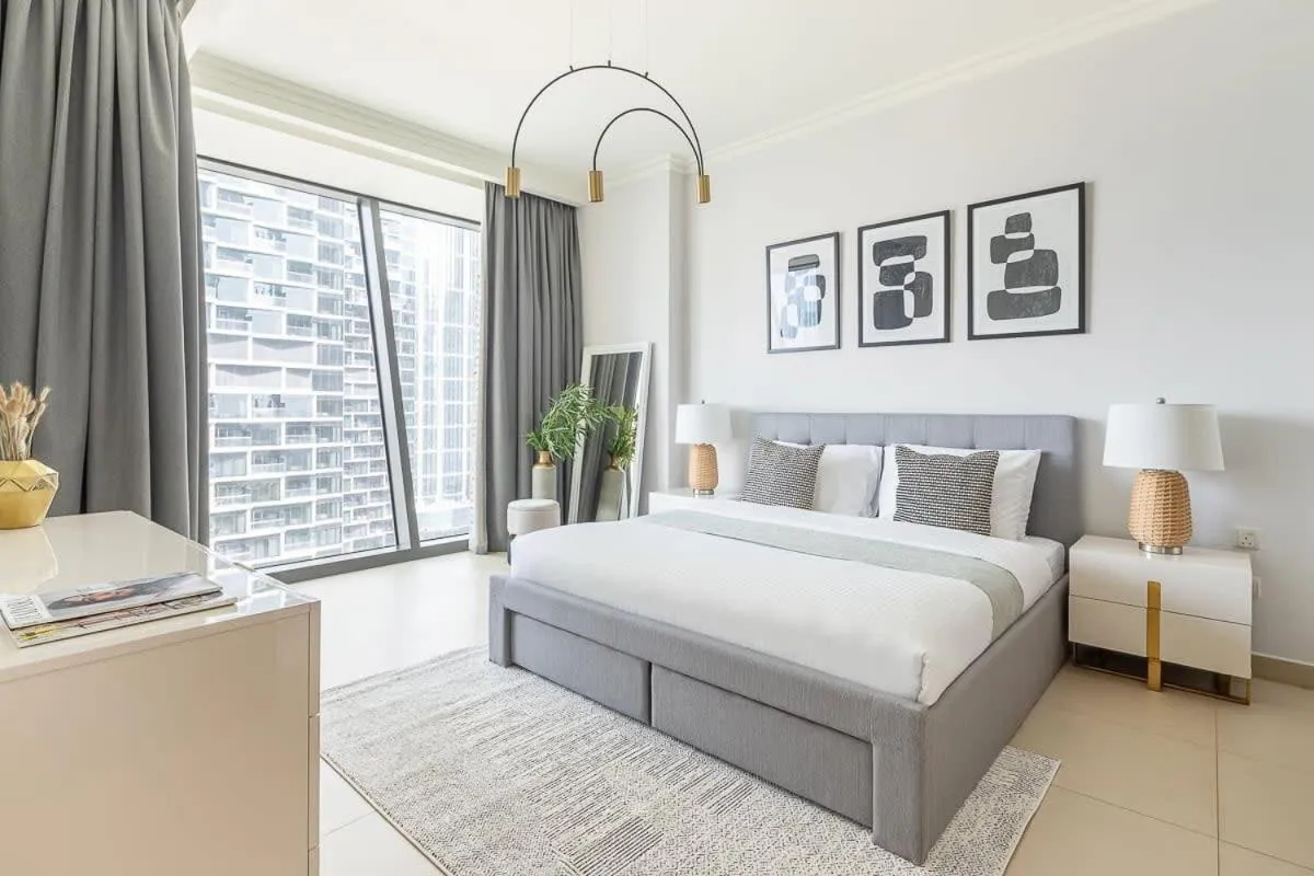 Frank Porter - Burj Vista Tower 2