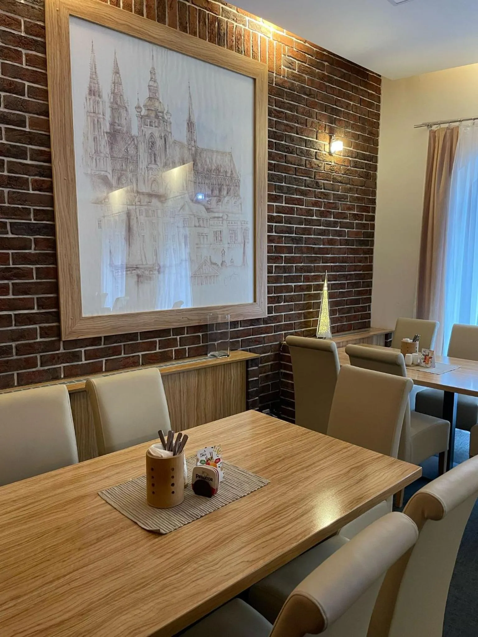 Restaurant/places to eat in Hotel U města Prahy Náchod