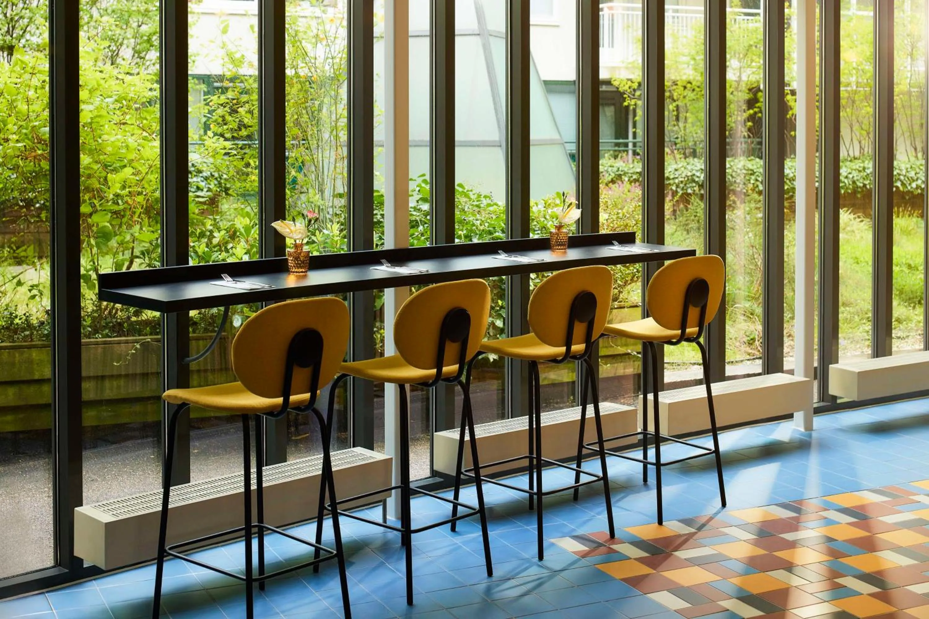 Restaurant/places to eat in Avani Museum Quarter Amsterdam Hotel