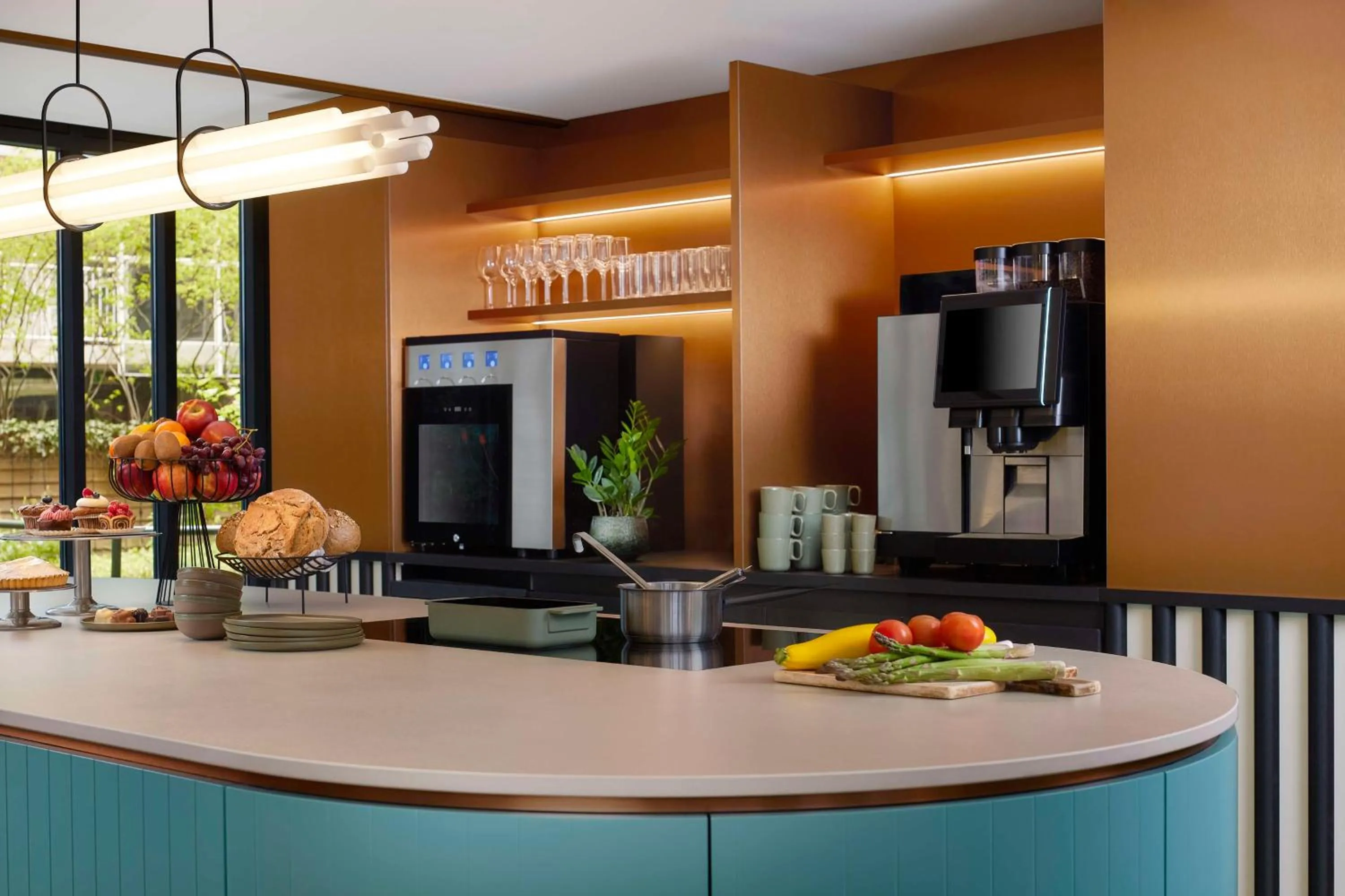 Food and drinks in Avani Museum Quarter Amsterdam Hotel