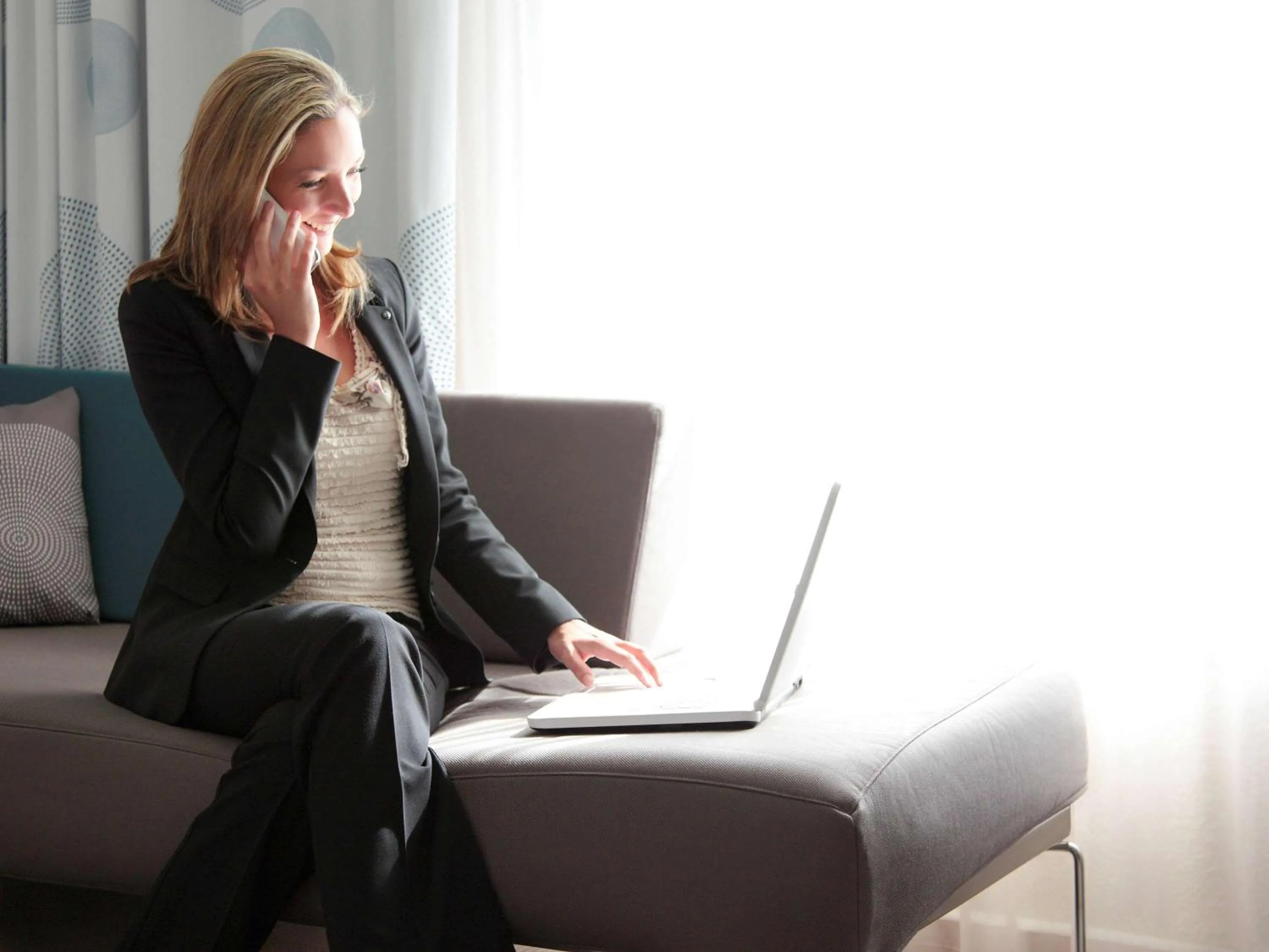 Photo of the whole room in Novotel Ipswich Centre