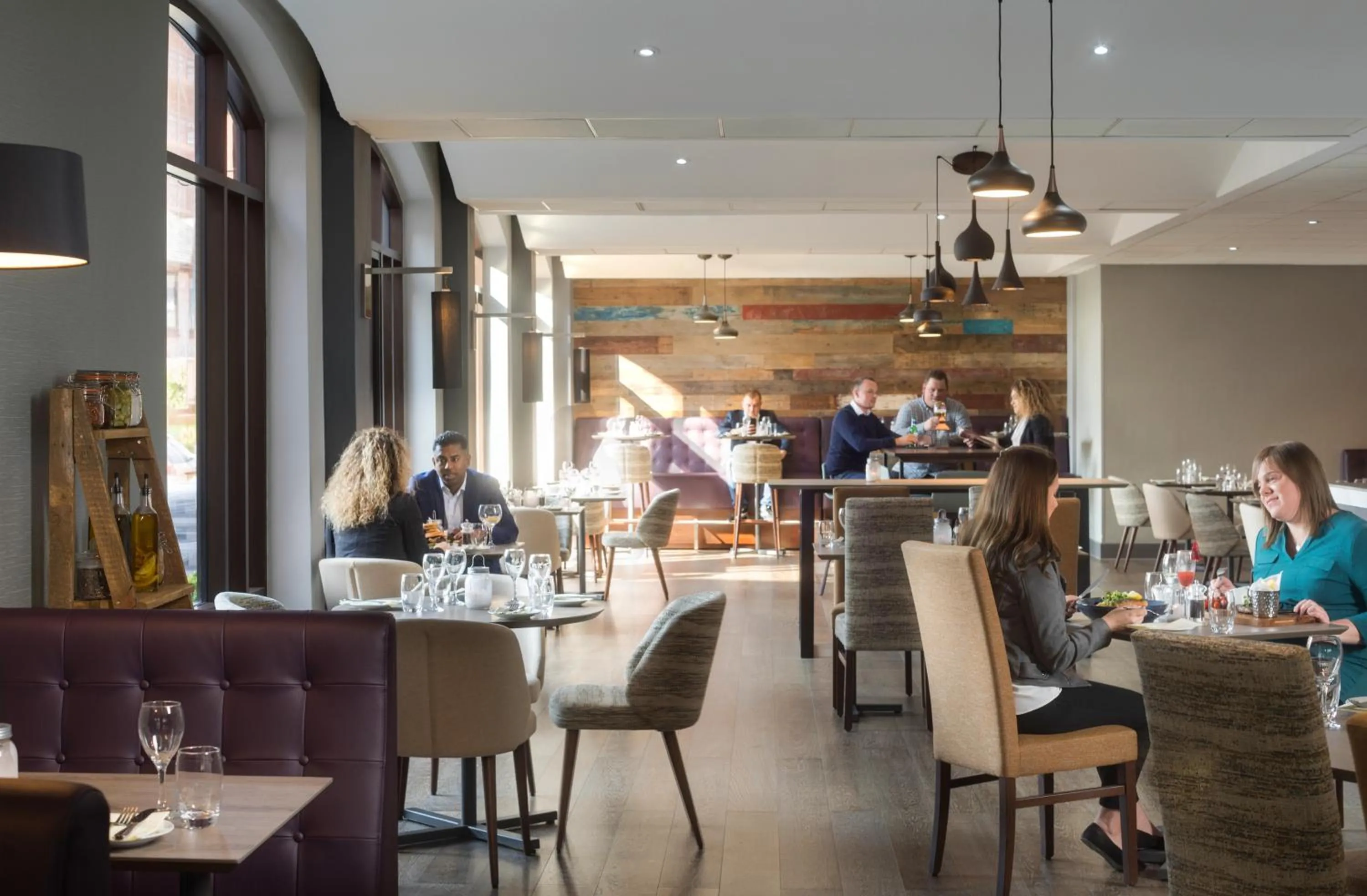 Restaurant/places to eat in Novotel Ipswich Centre