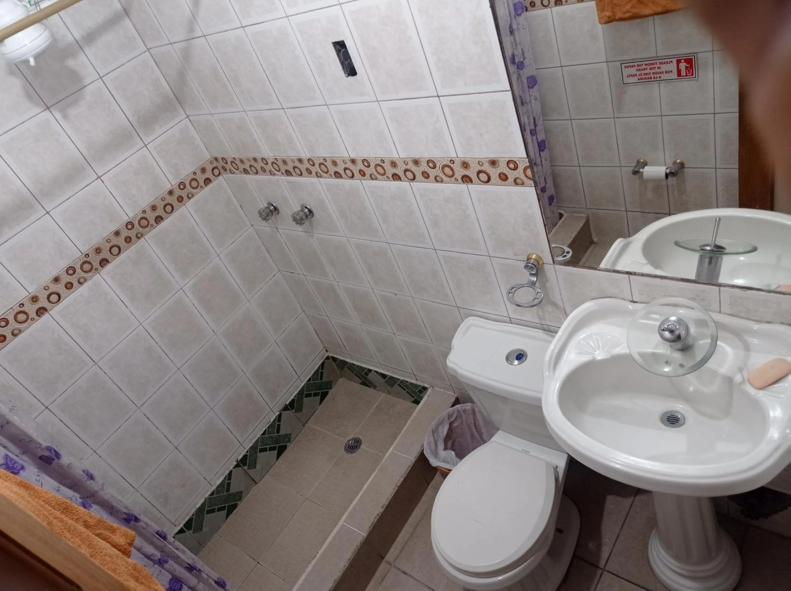 Bathroom in DON- PABLITo