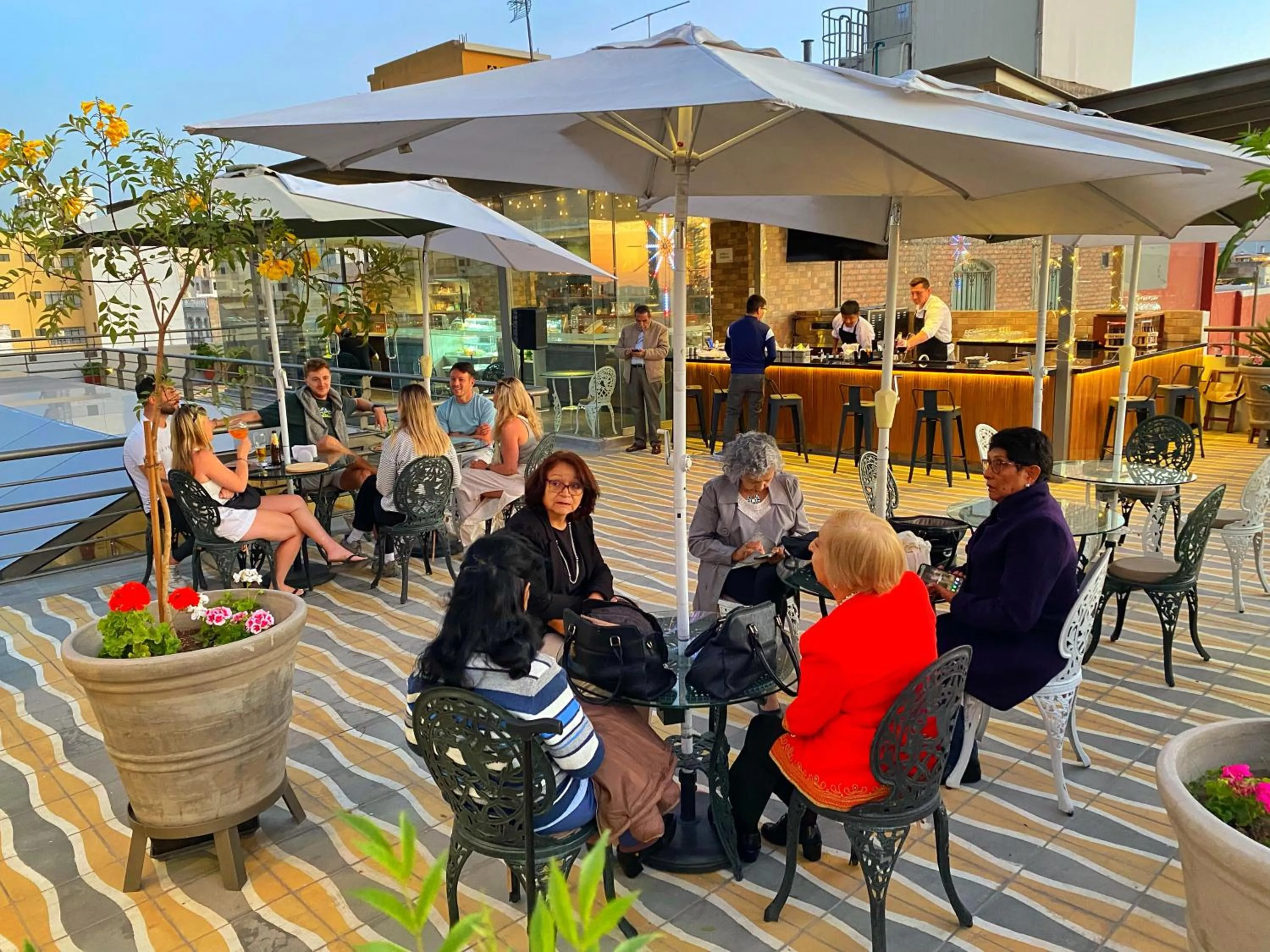 Lounge or bar in ARIQUEPAY HOTEL