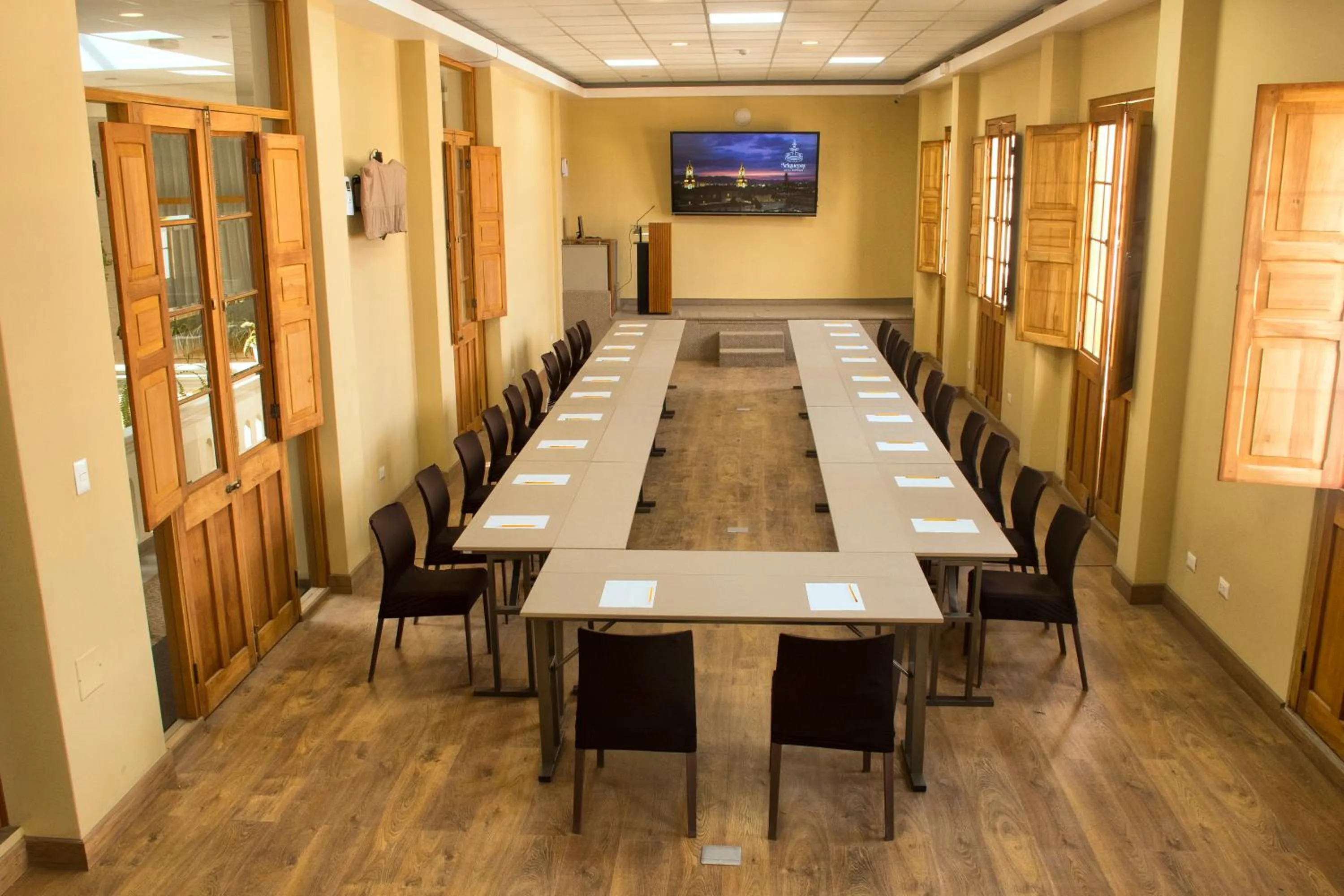 TV and multimedia in ARIQUEPAY HOTEL