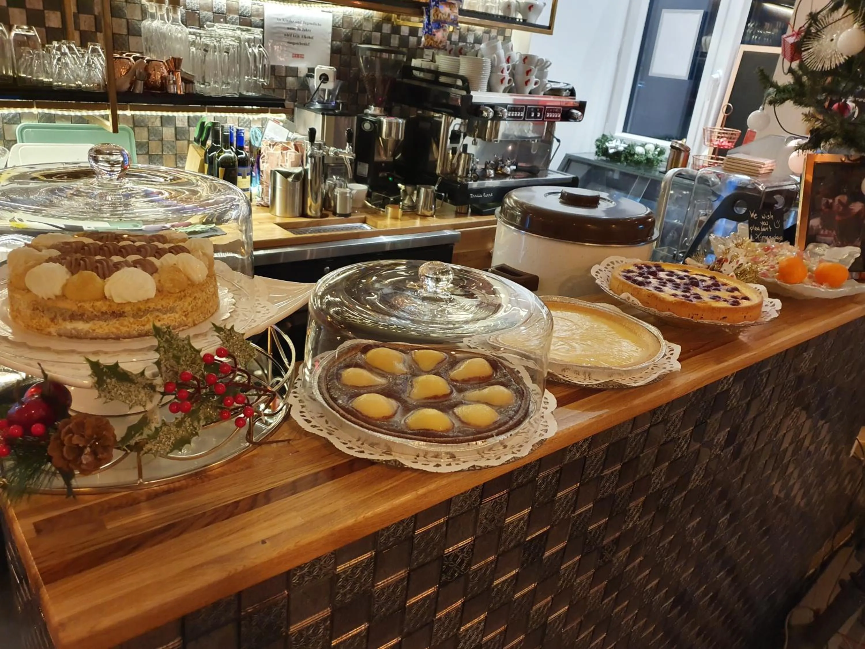 Food and drinks in Urban Boutique Hotel