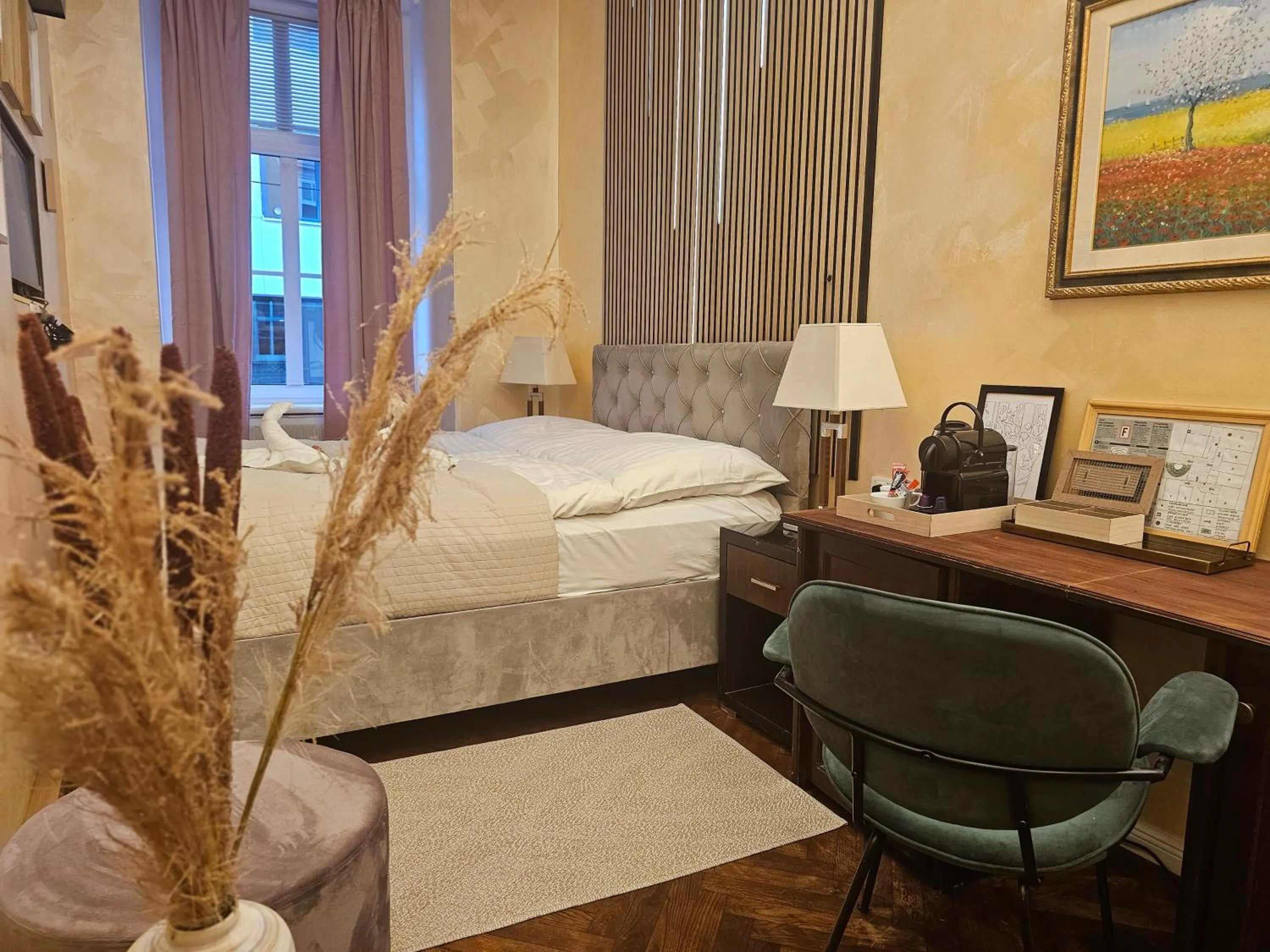 Bedroom, Bed in Urban Boutique Hotel